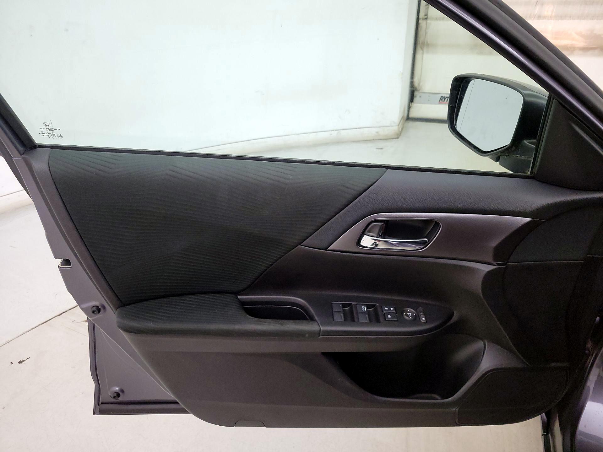 Thumbnail: 2015 Honda Accord - 12