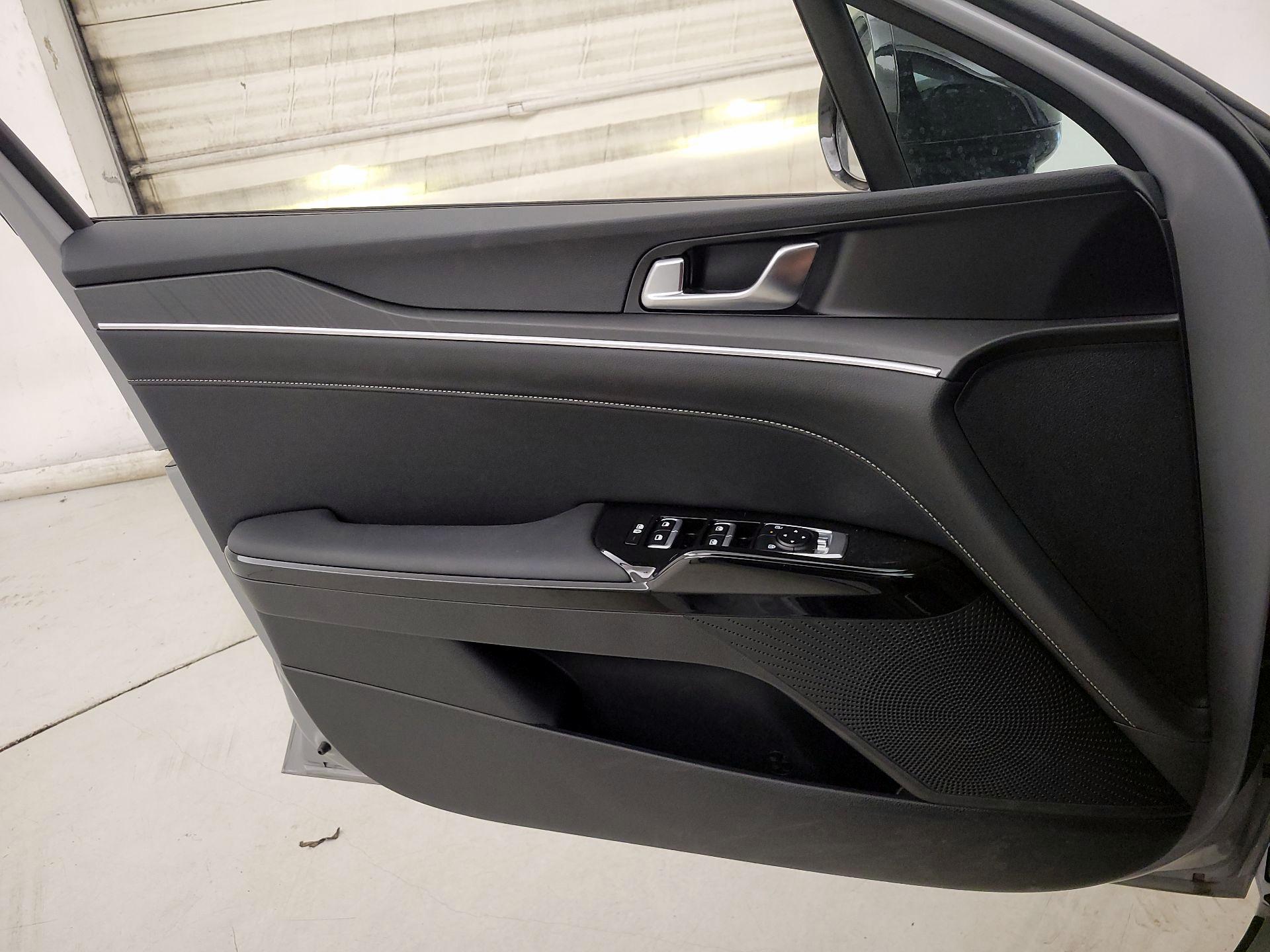 Thumbnail: 2025 Kia K5 - 12
