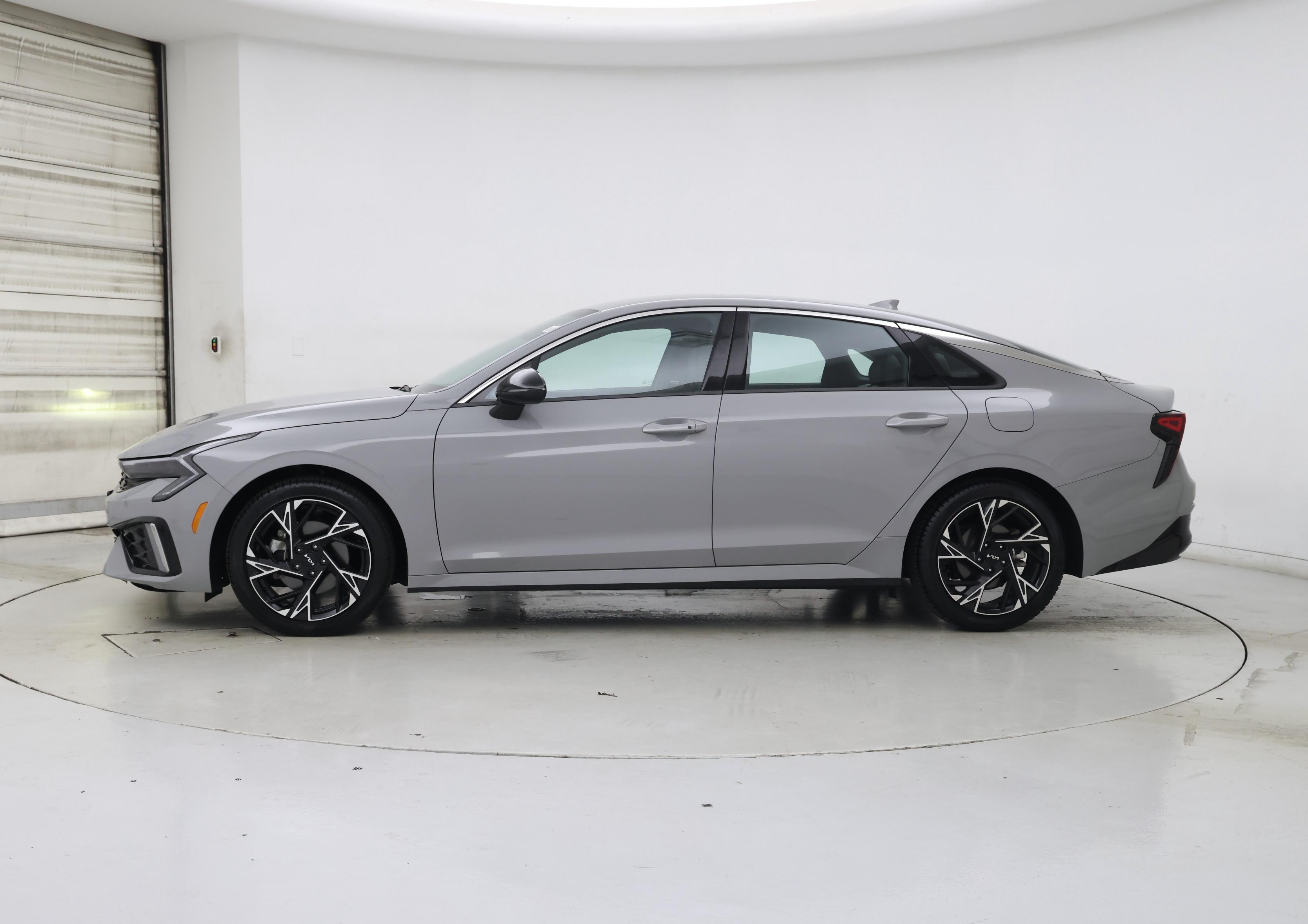 Thumbnail: 2025 Kia K5 - 3