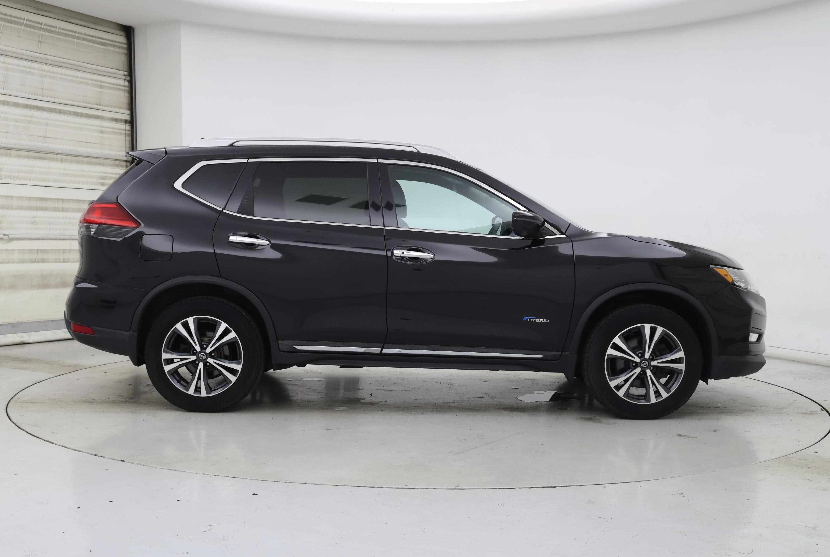 Thumbnail: 2017 Nissan Rogue - 7