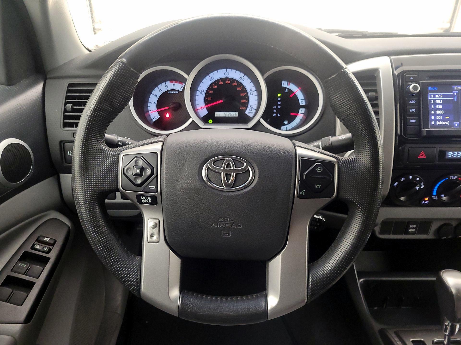 Thumbnail: 2014 Toyota Tacoma - 10