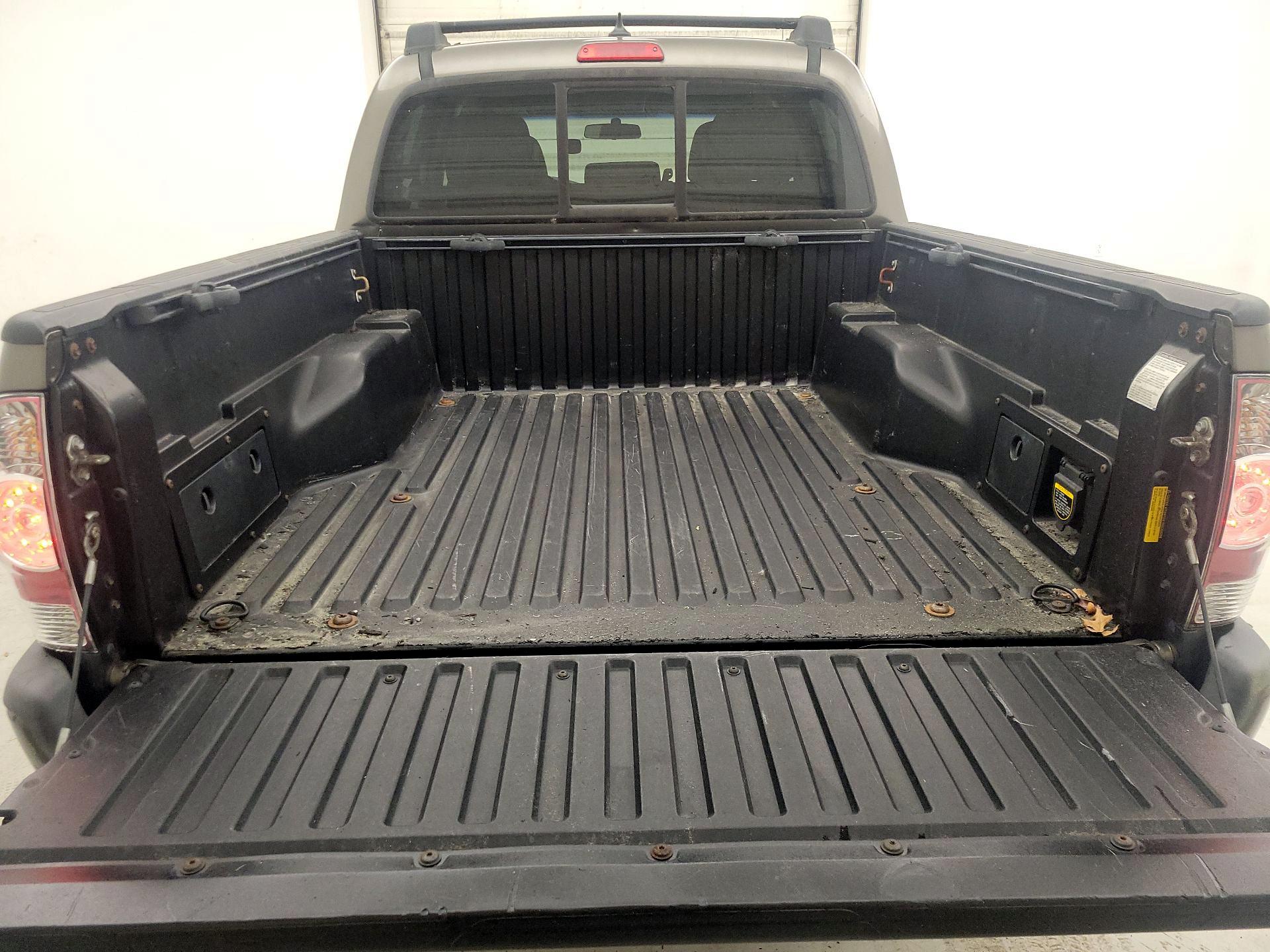 Thumbnail: 2014 Toyota Tacoma - 20