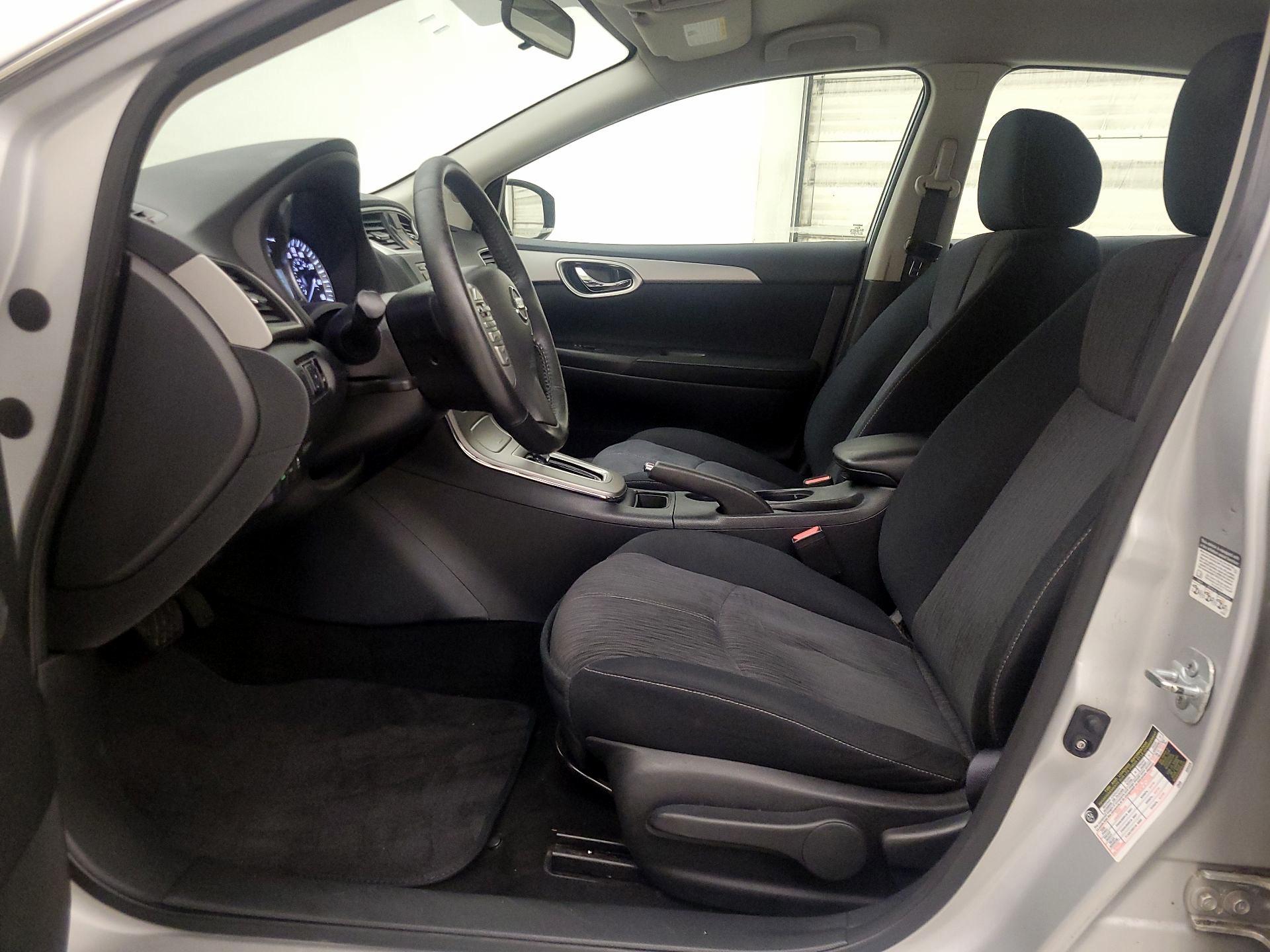 Thumbnail: 2015 Nissan Sentra - 11