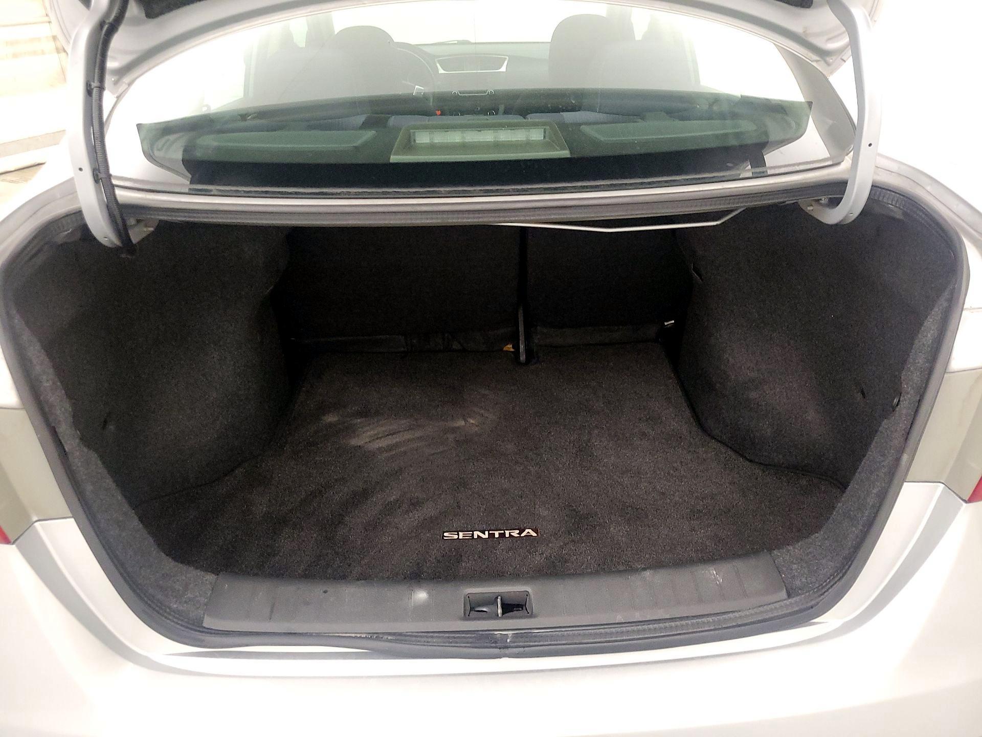Thumbnail: 2015 Nissan Sentra - 20