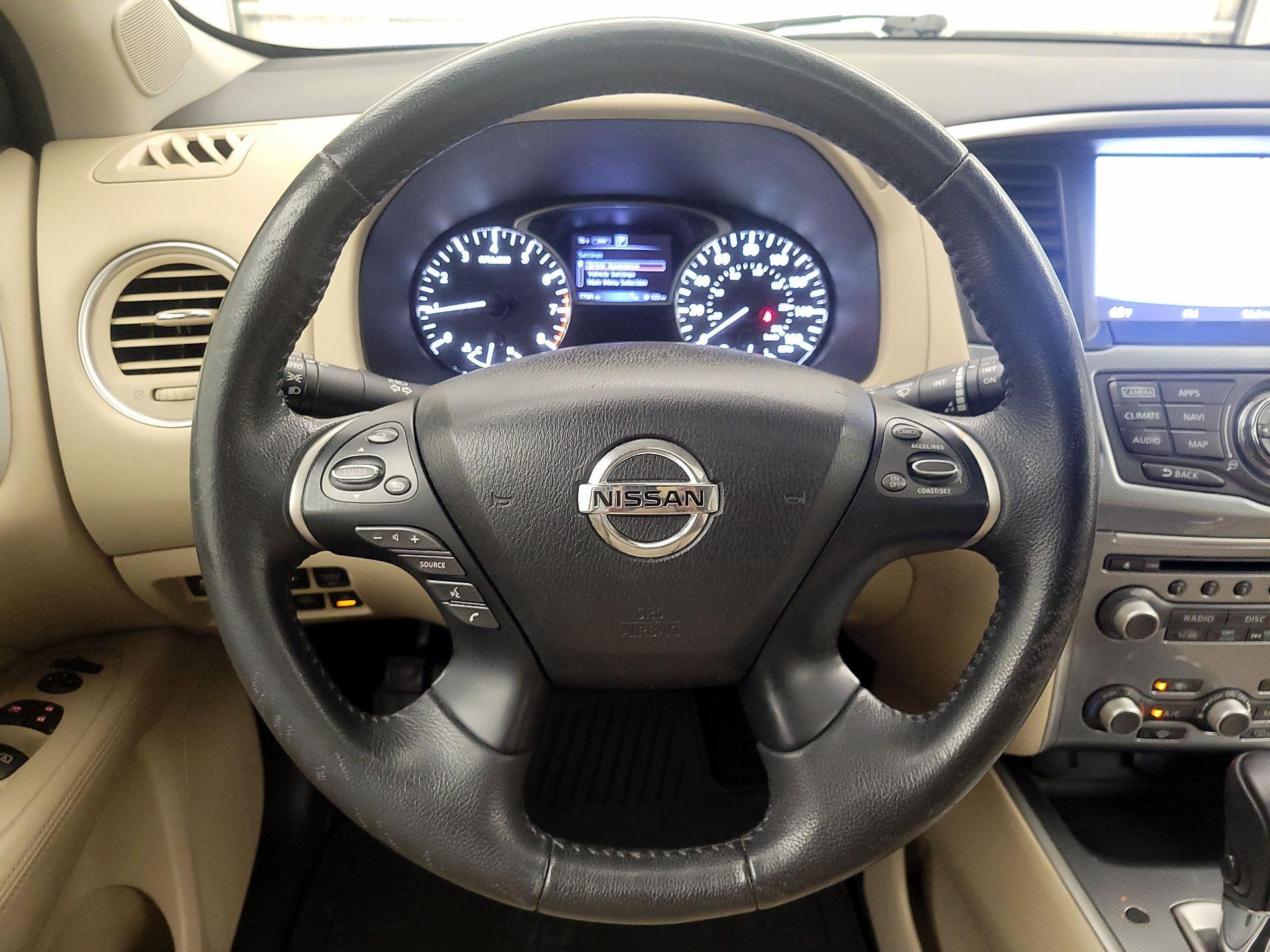 Thumbnail: 2017 Nissan Pathfinder - 10