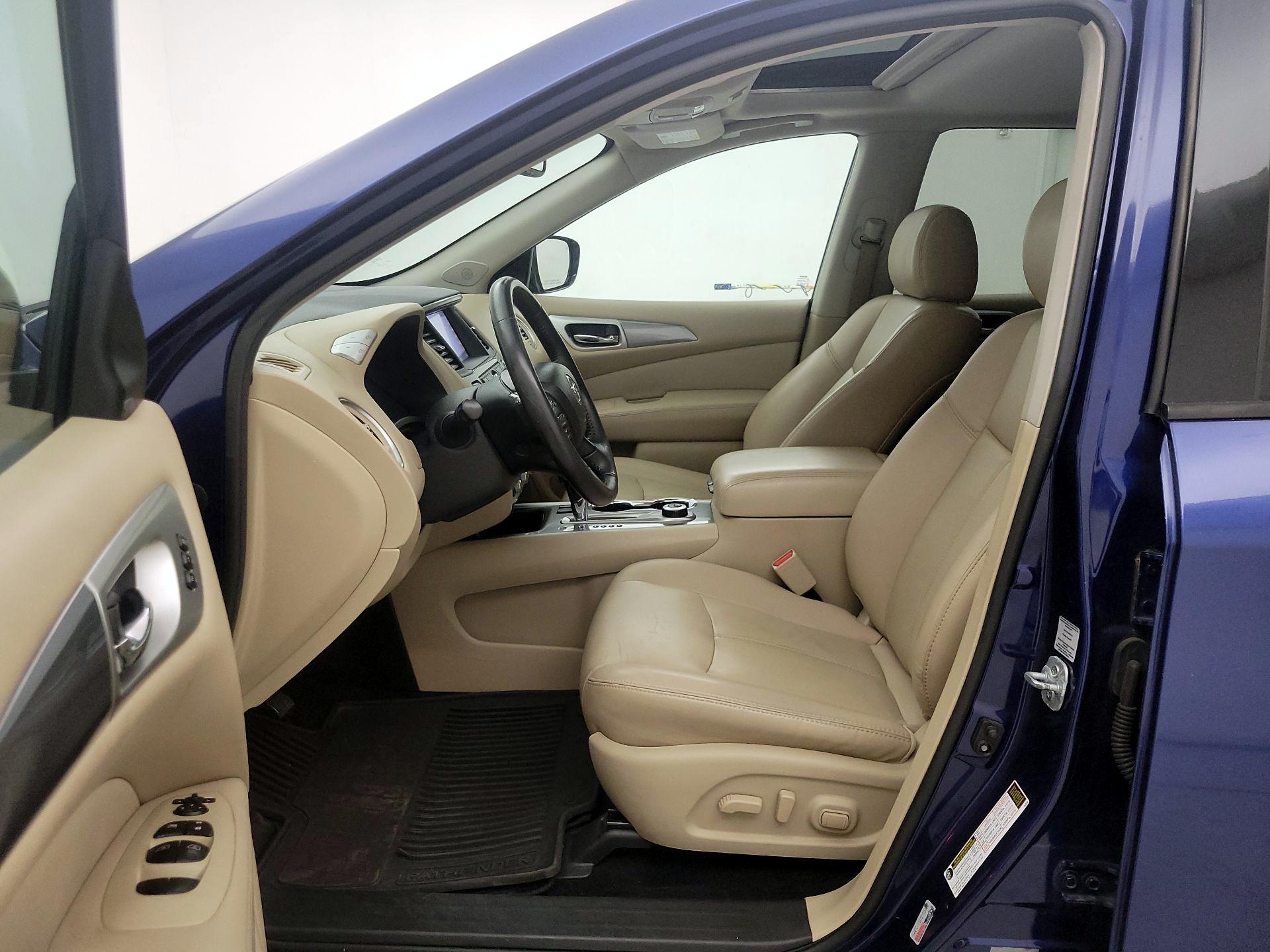 Thumbnail: 2017 Nissan Pathfinder - 11