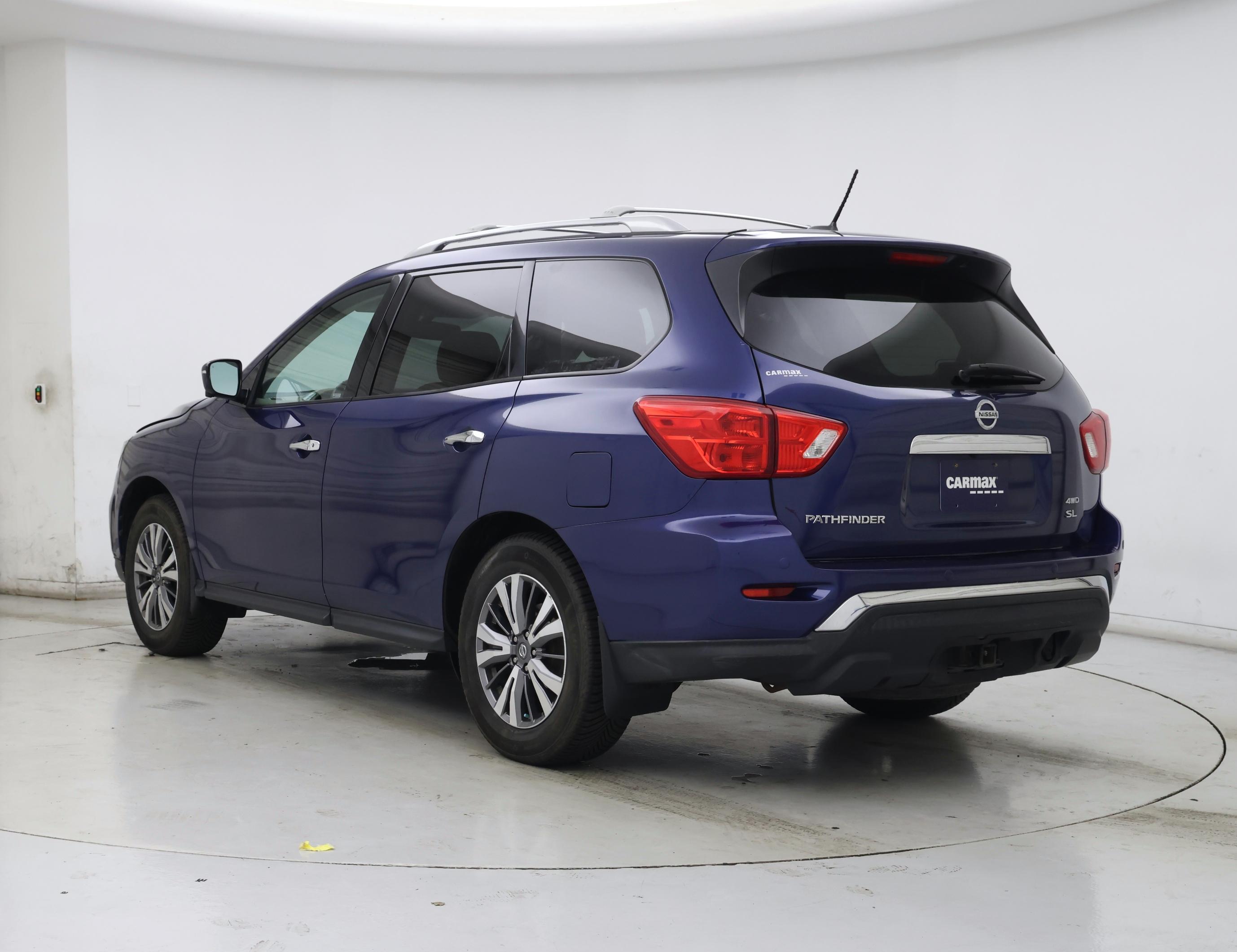 Thumbnail: 2017 Nissan Pathfinder - 2