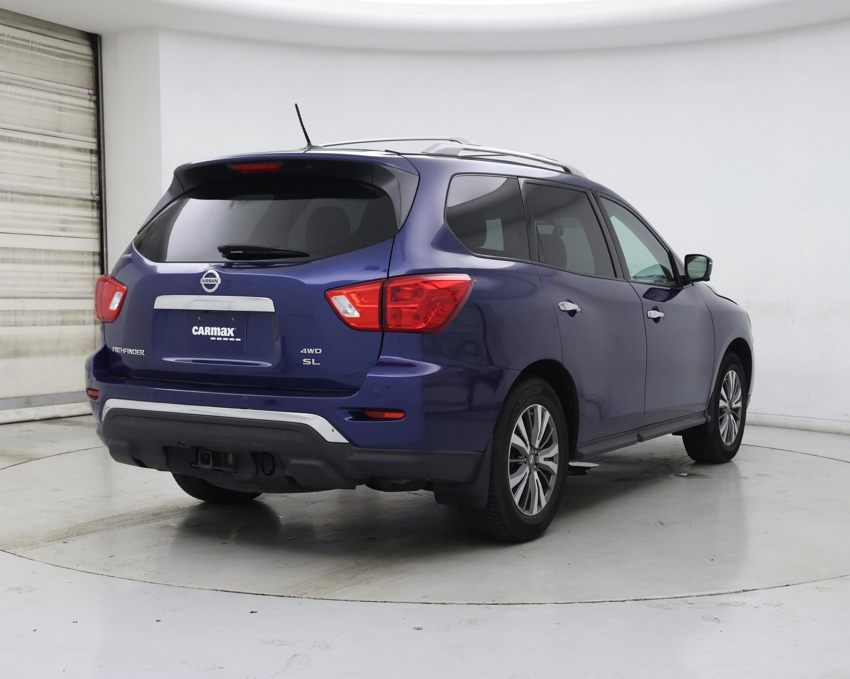 Thumbnail: 2017 Nissan Pathfinder - 8