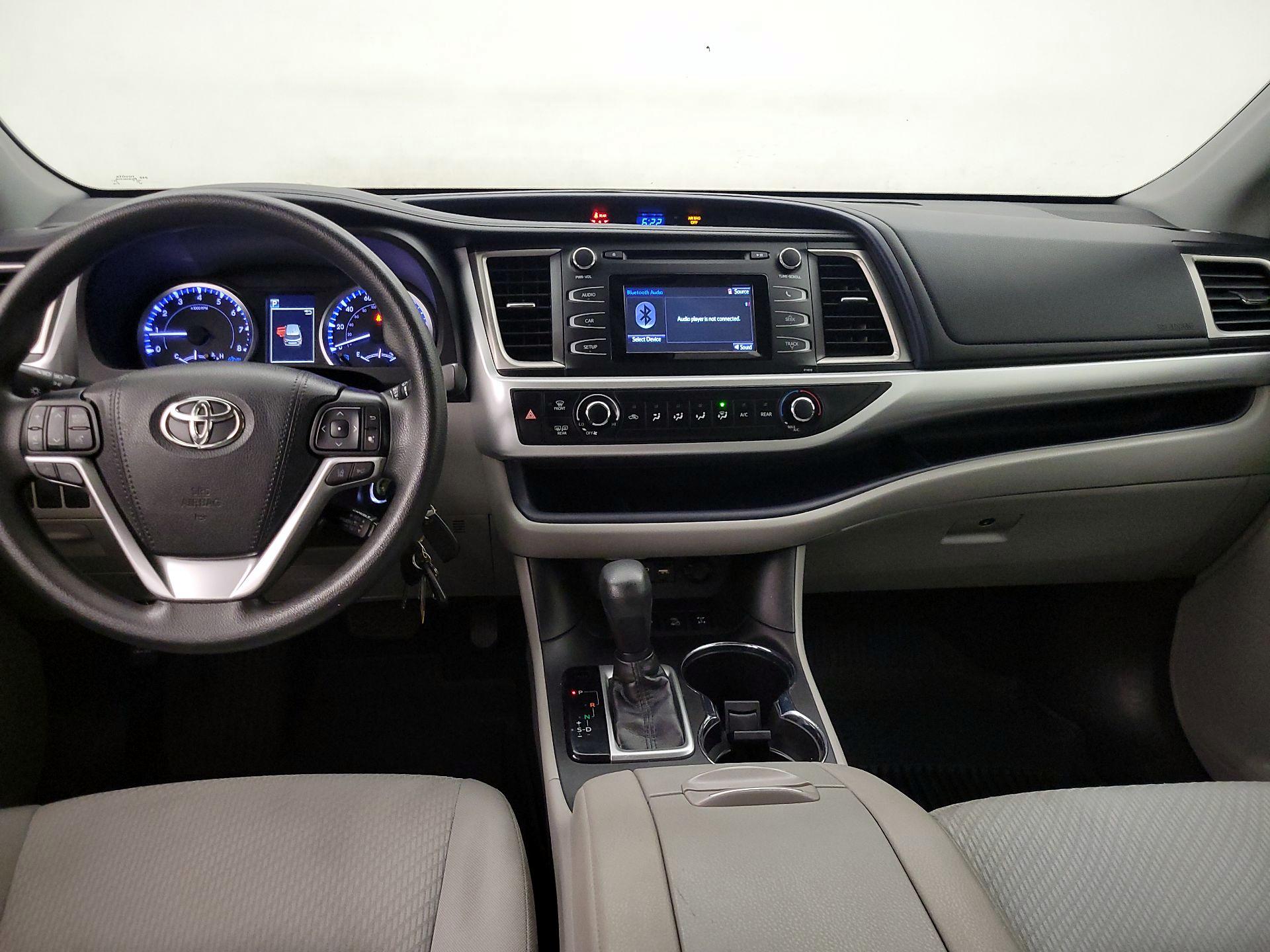 Thumbnail: 2019 Toyota Highlander - 9