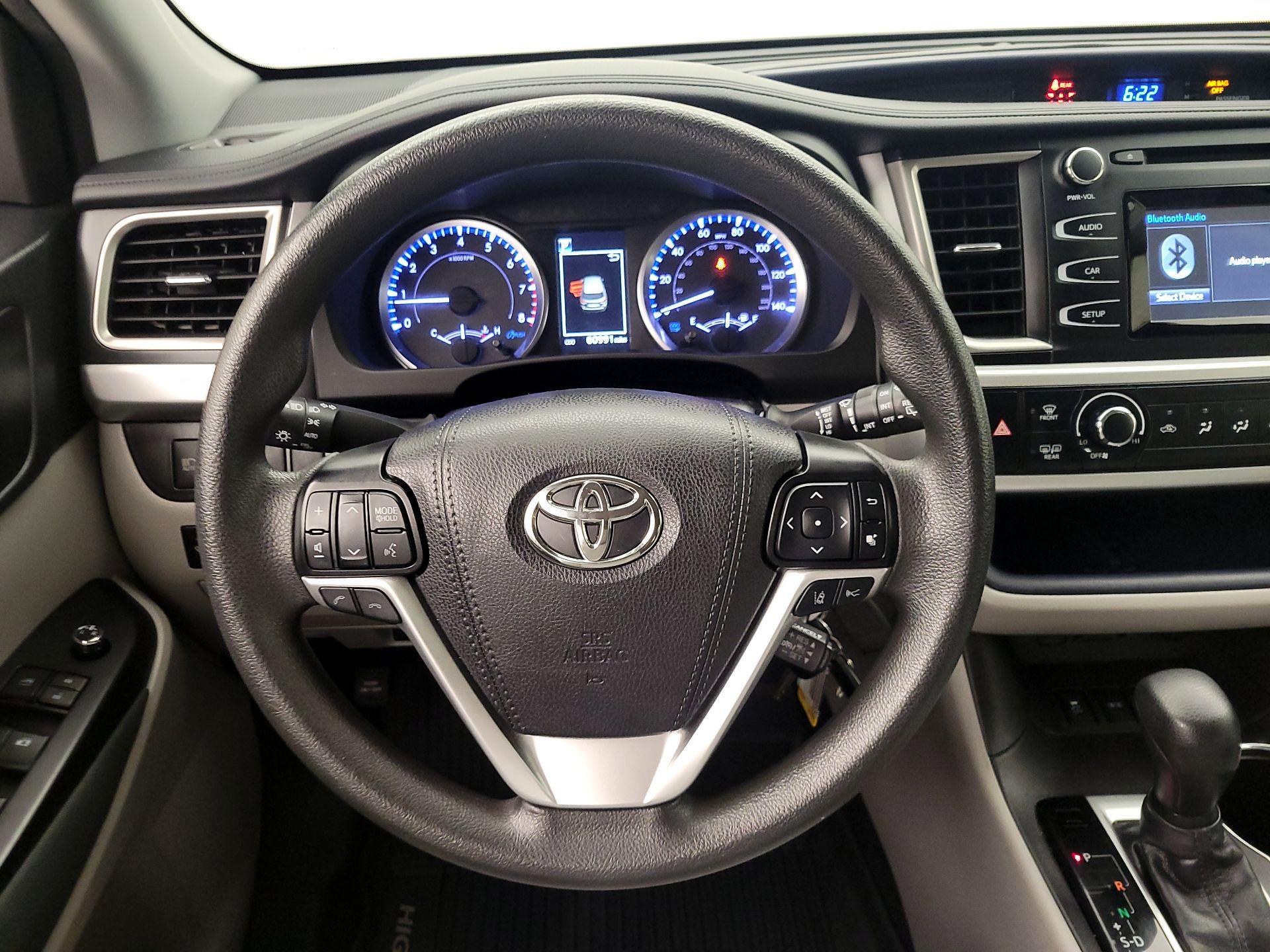Thumbnail: 2019 Toyota Highlander - 10
