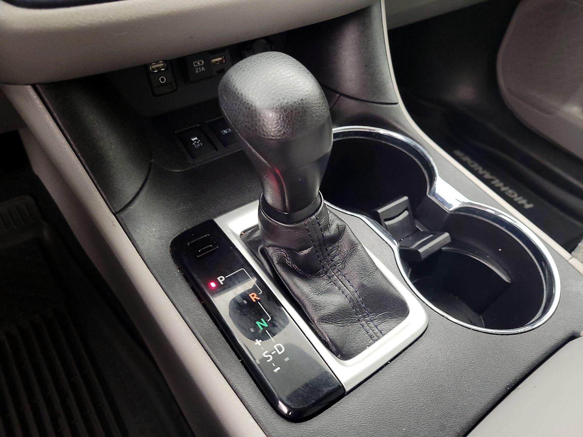 Thumbnail: 2019 Toyota Highlander - 17