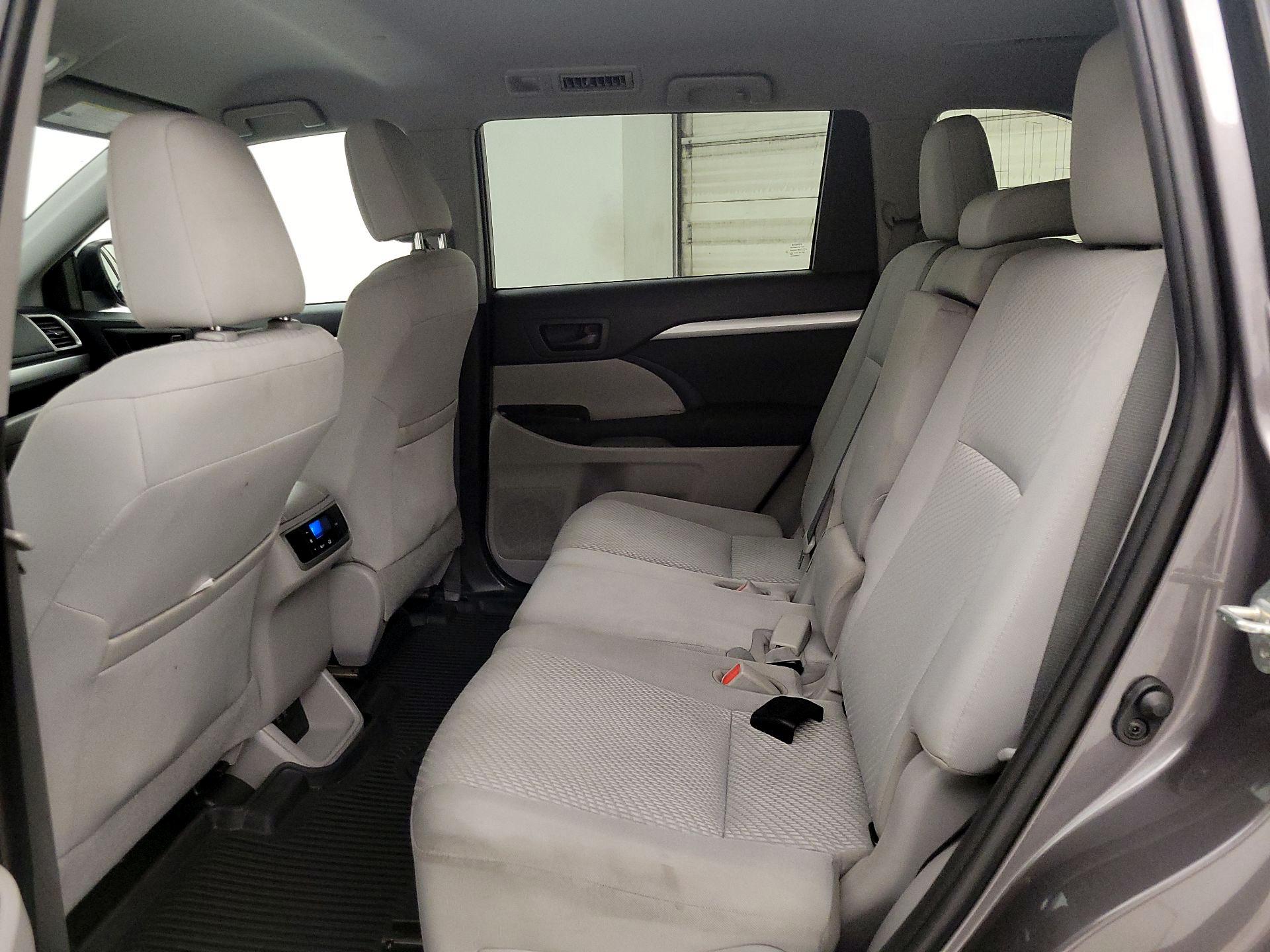 Thumbnail: 2019 Toyota Highlander - 19
