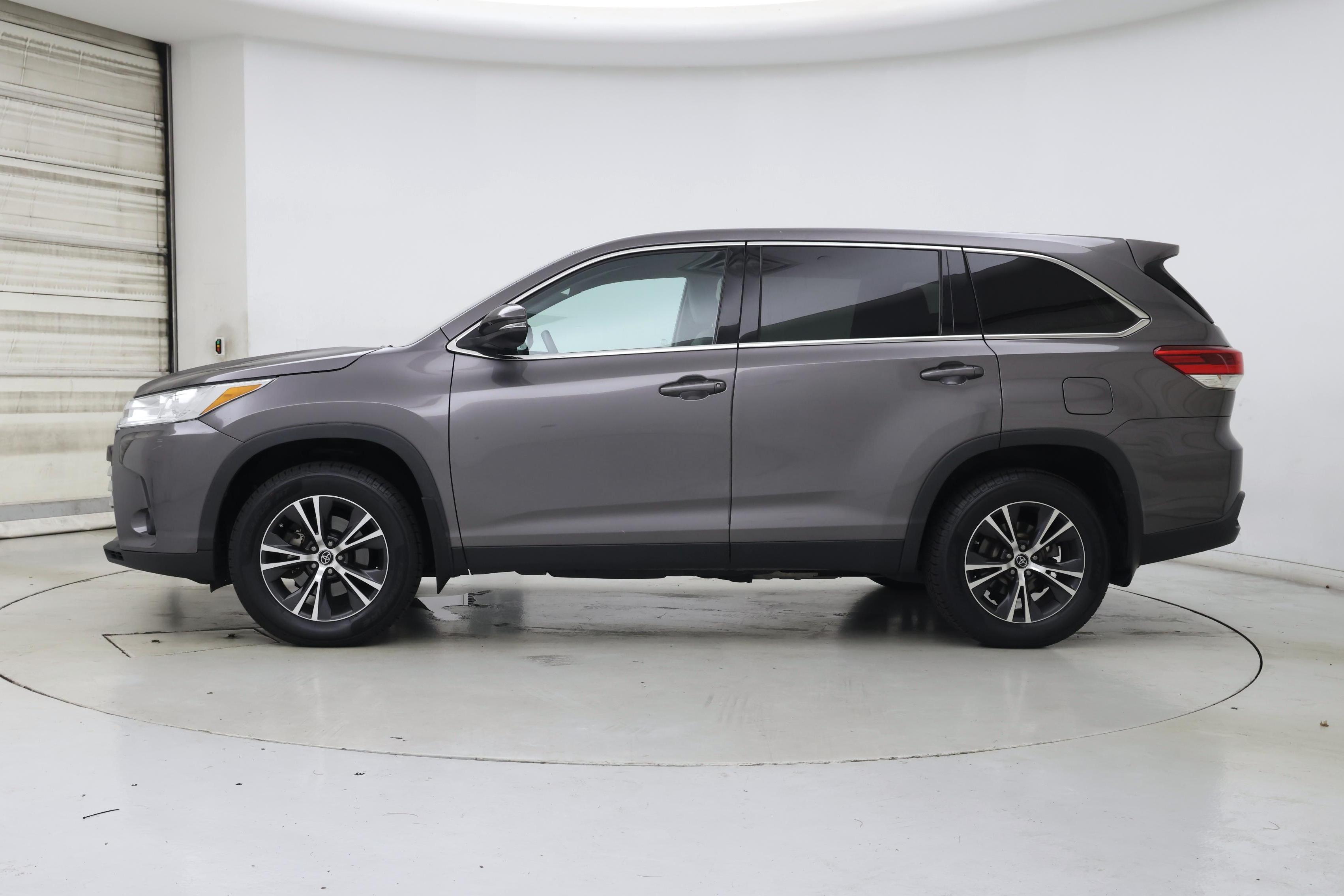 Thumbnail: 2019 Toyota Highlander - 3