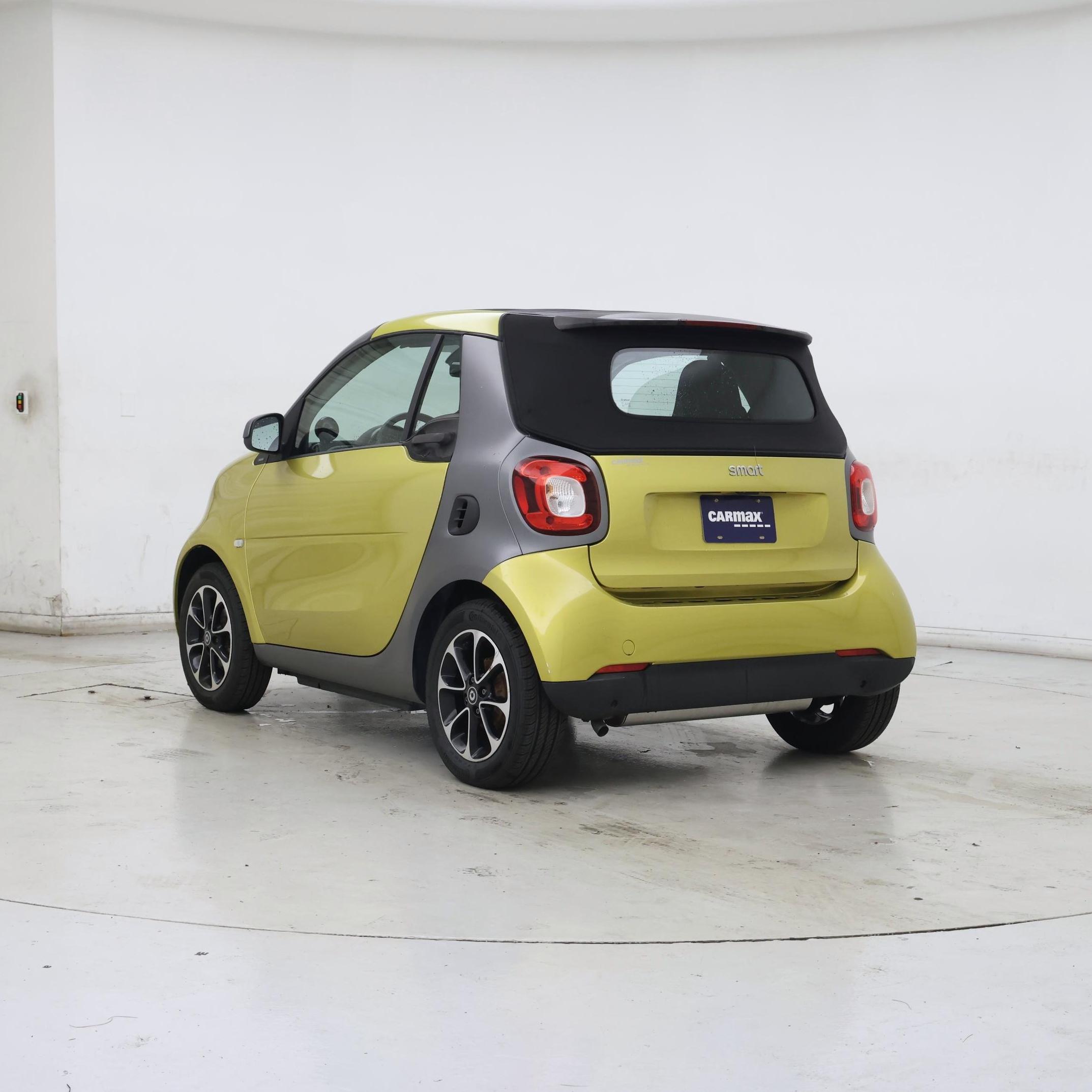 Thumbnail: 2017 smart fortwo - 2