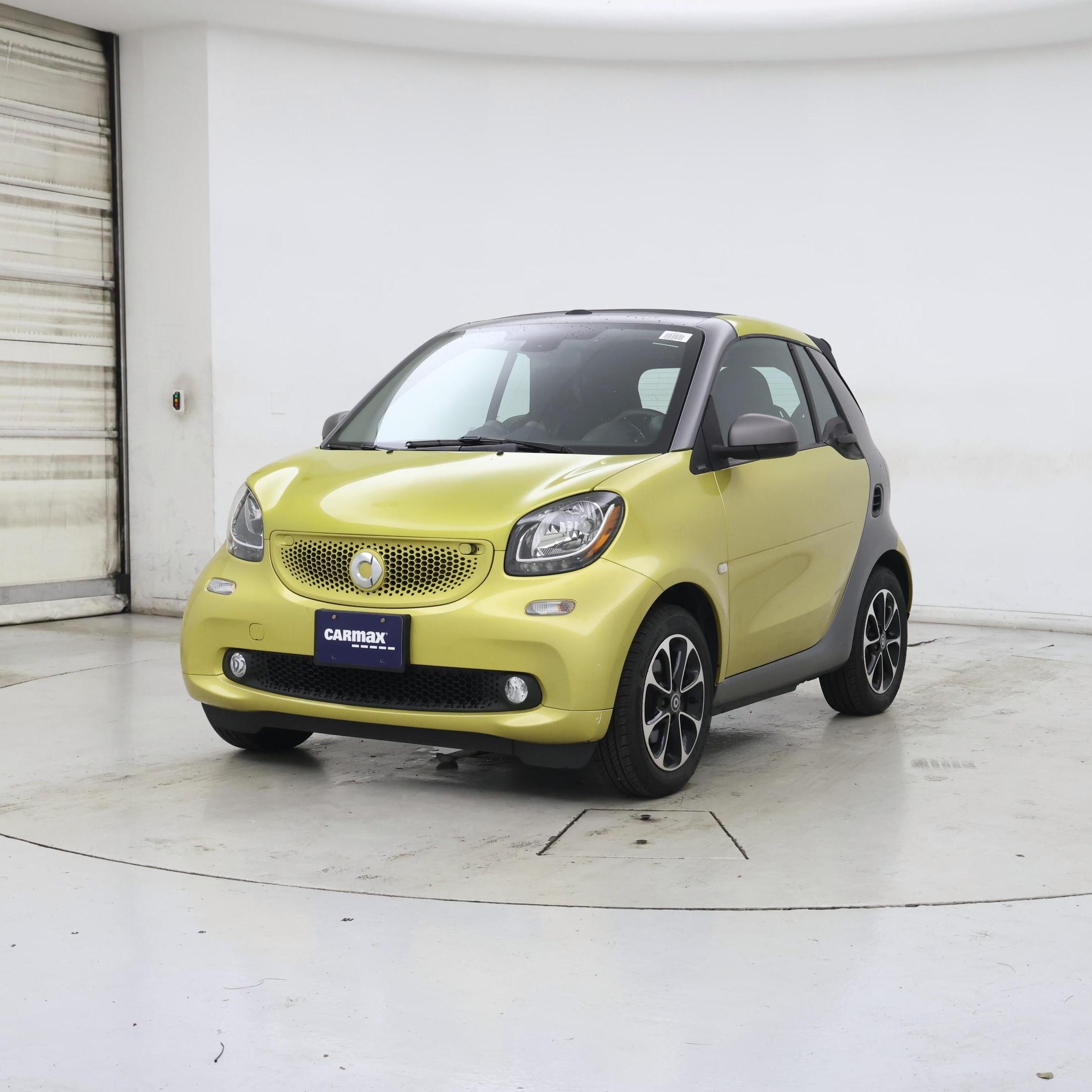 Thumbnail: 2017 smart fortwo - 4