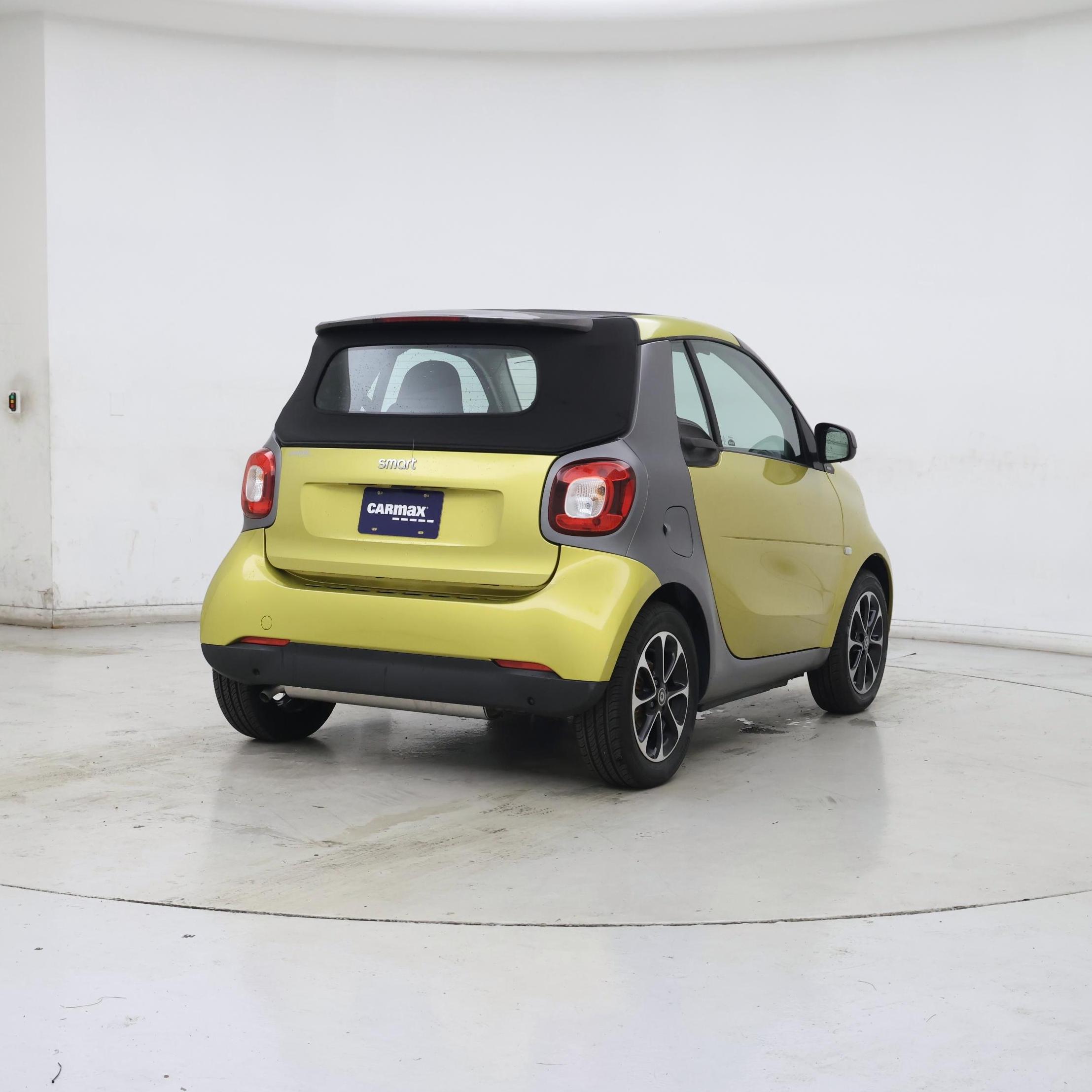 Thumbnail: 2017 smart fortwo - 8