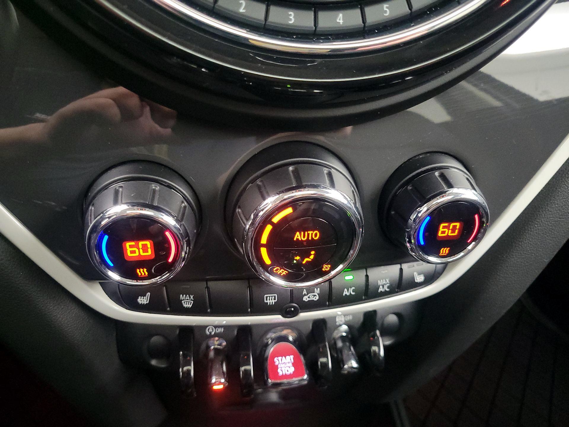 Thumbnail: 2017 MINI Cooper Countryman - 16