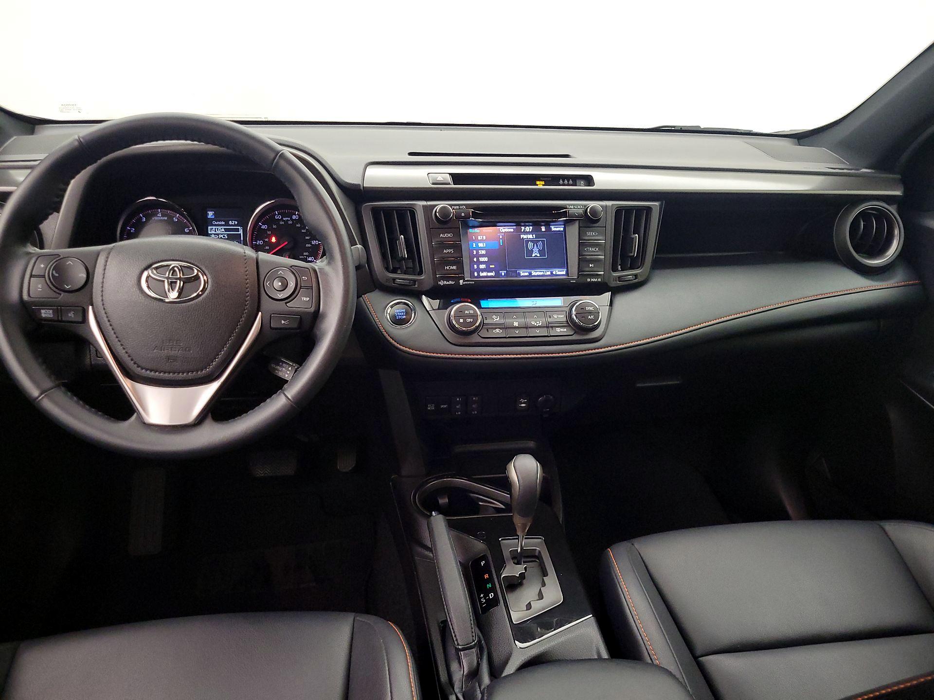 Thumbnail: 2018 Toyota RAV4 - 9