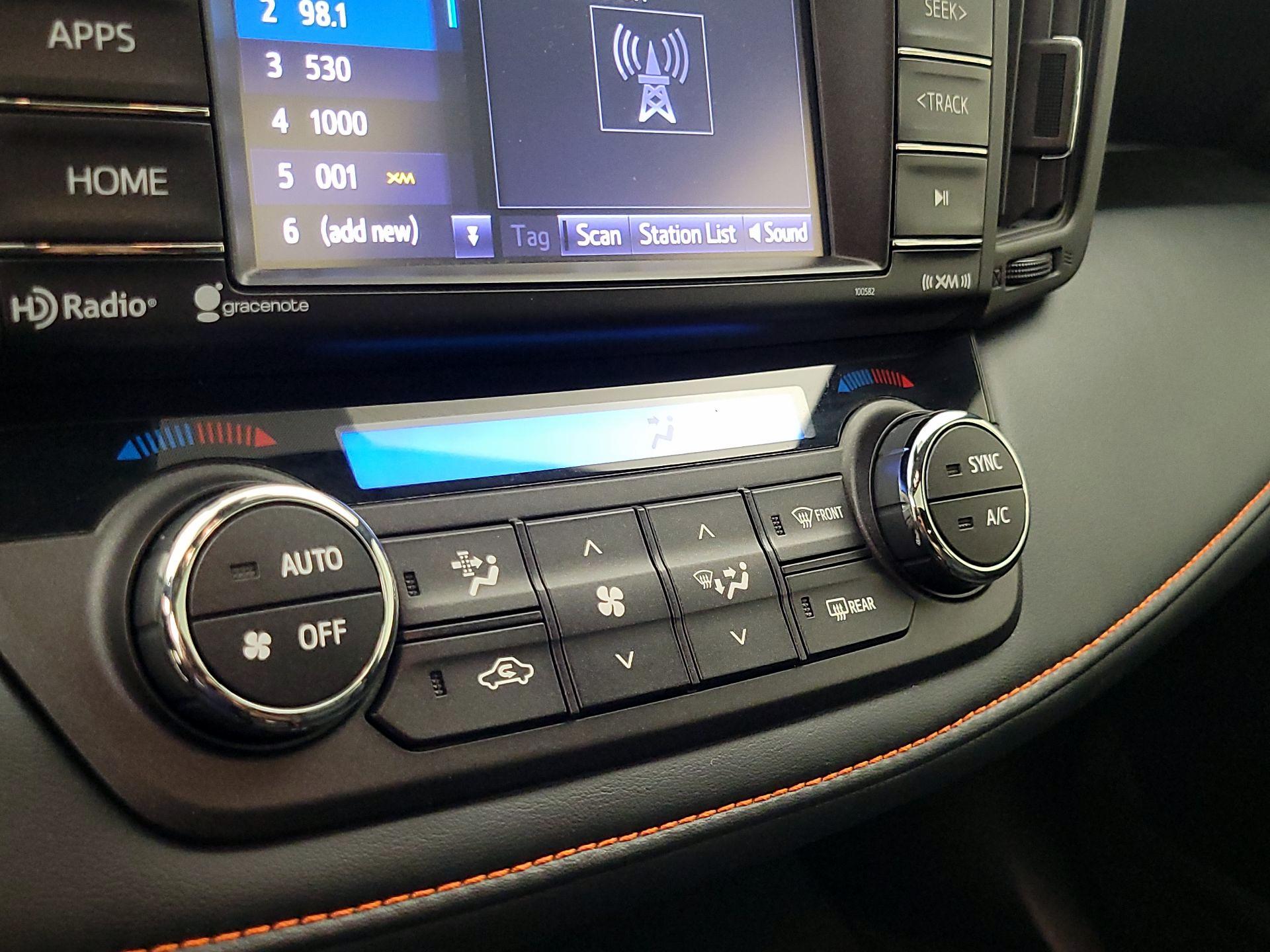 Thumbnail: 2018 Toyota RAV4 - 16