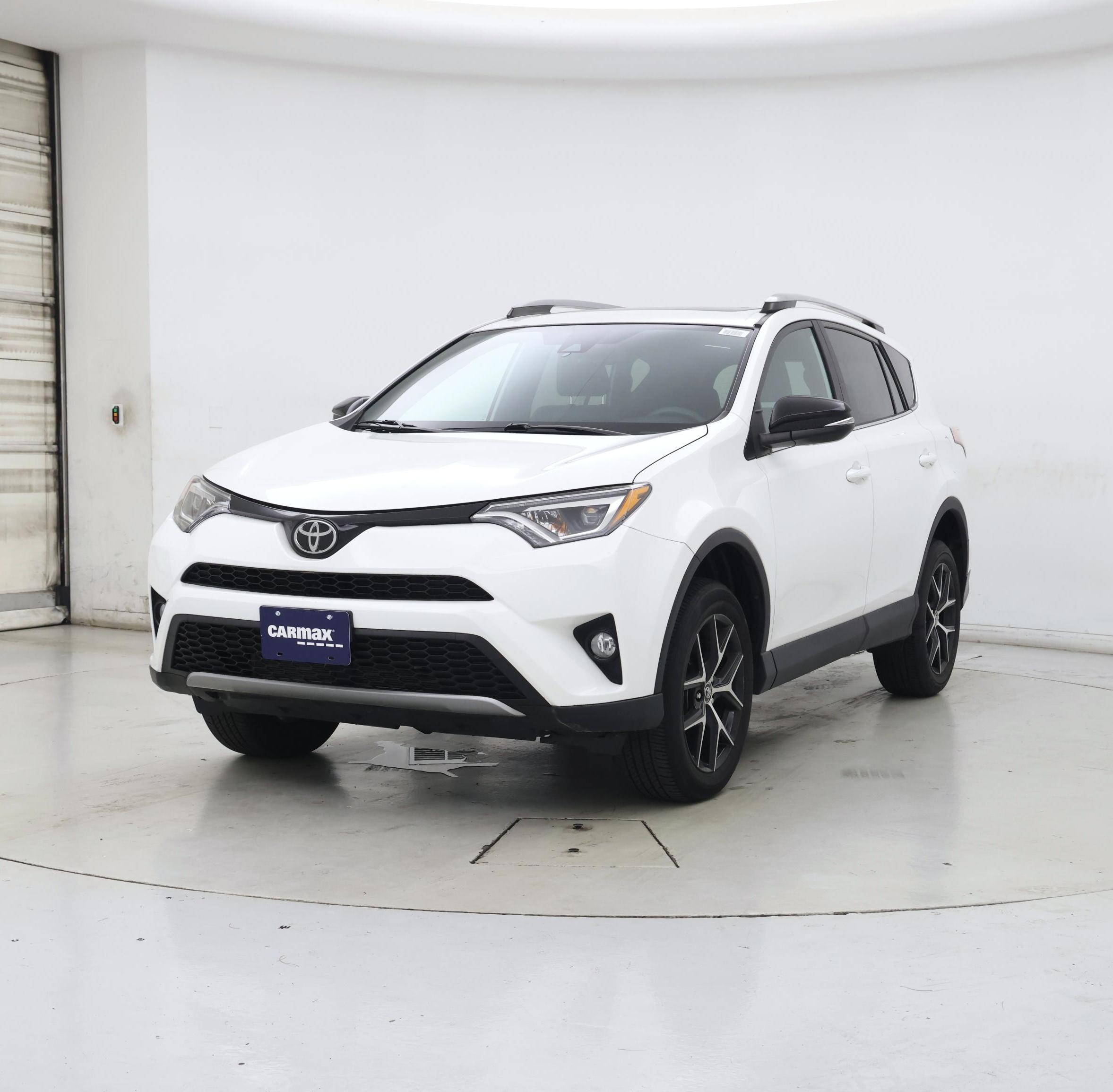 Thumbnail: 2018 Toyota RAV4 - 4