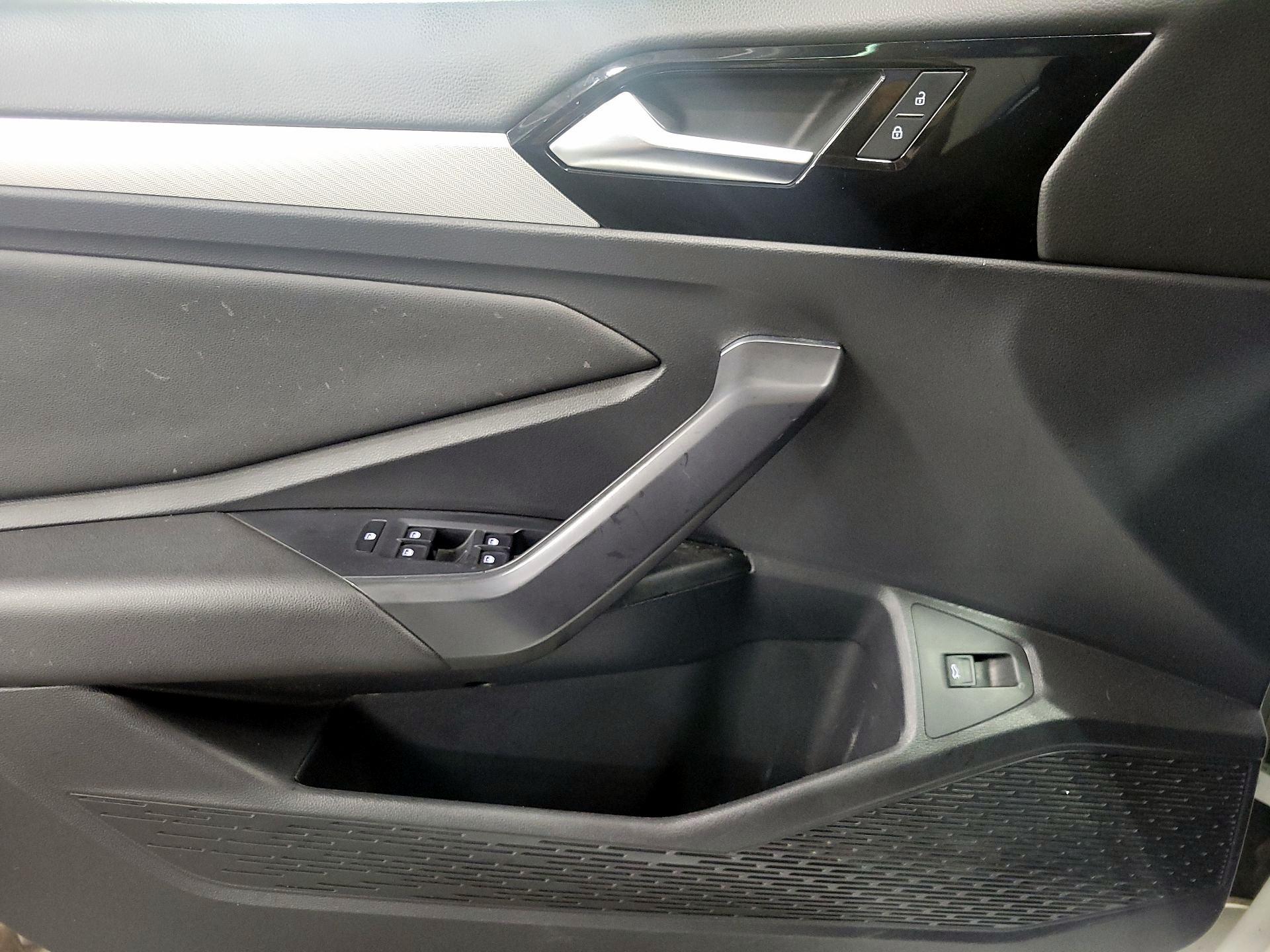 Thumbnail: 2019 Volkswagen Jetta - 12