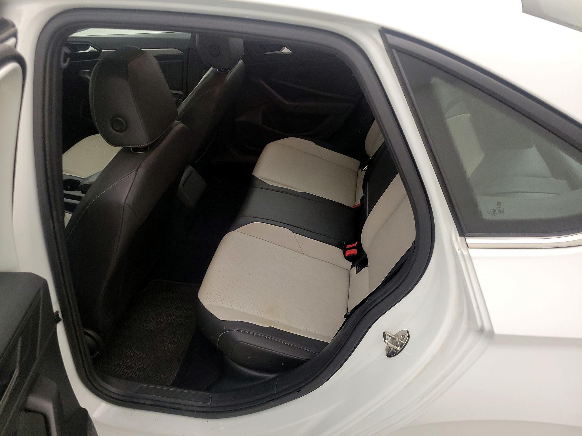 Thumbnail: 2019 Volkswagen Jetta - 20