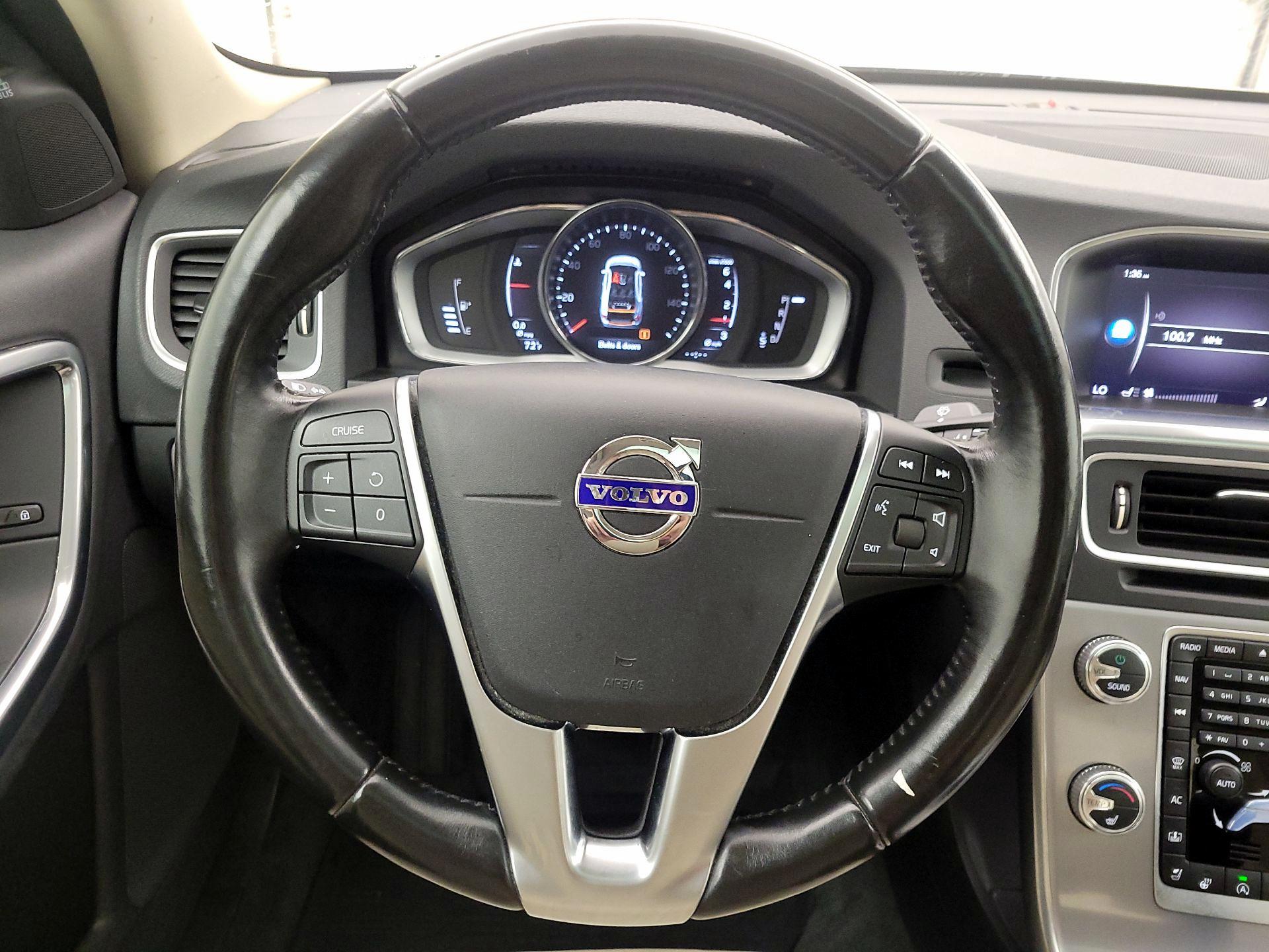 Thumbnail: 2018 Volvo S60 - 10