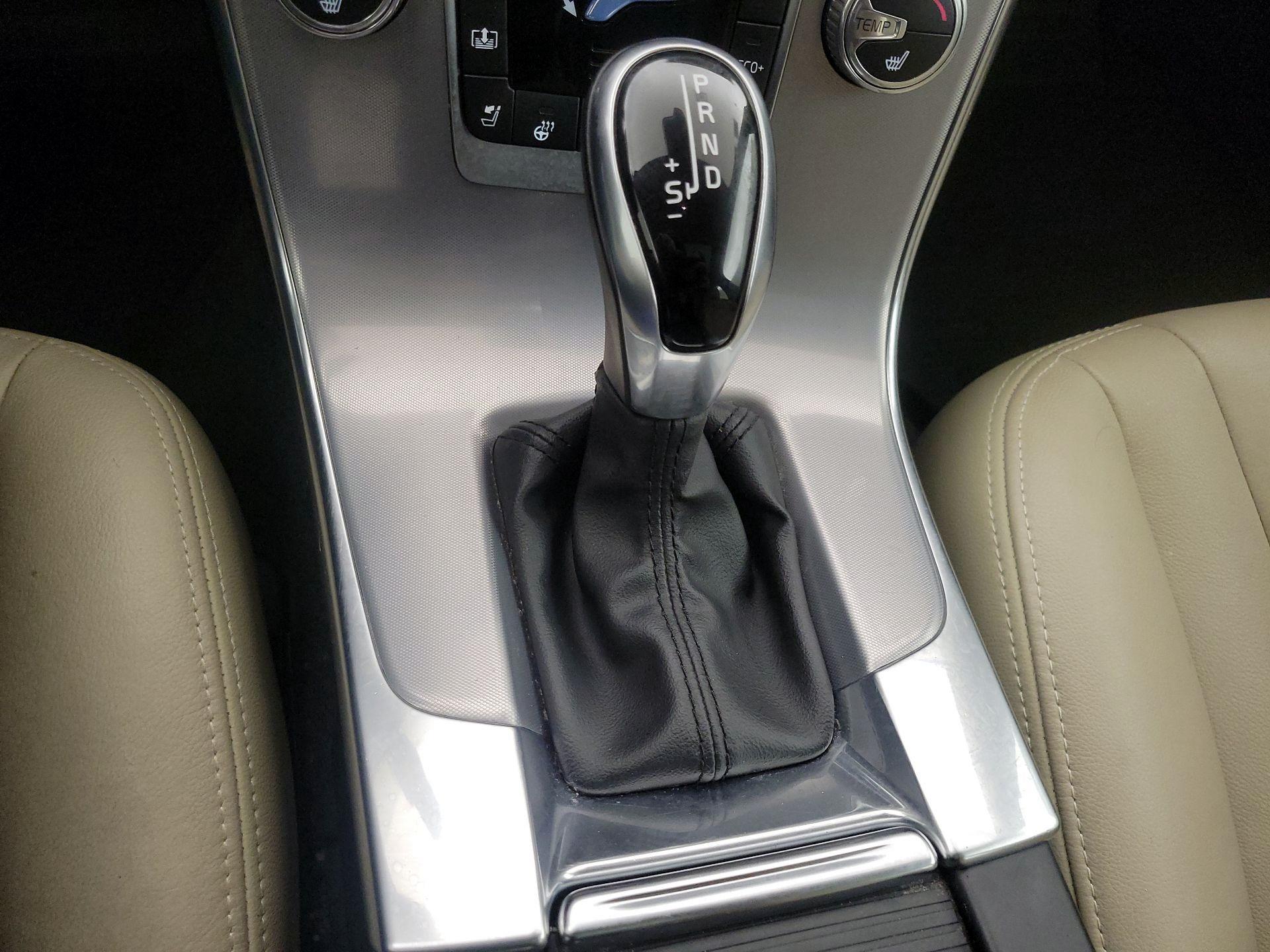 Thumbnail: 2018 Volvo S60 - 16