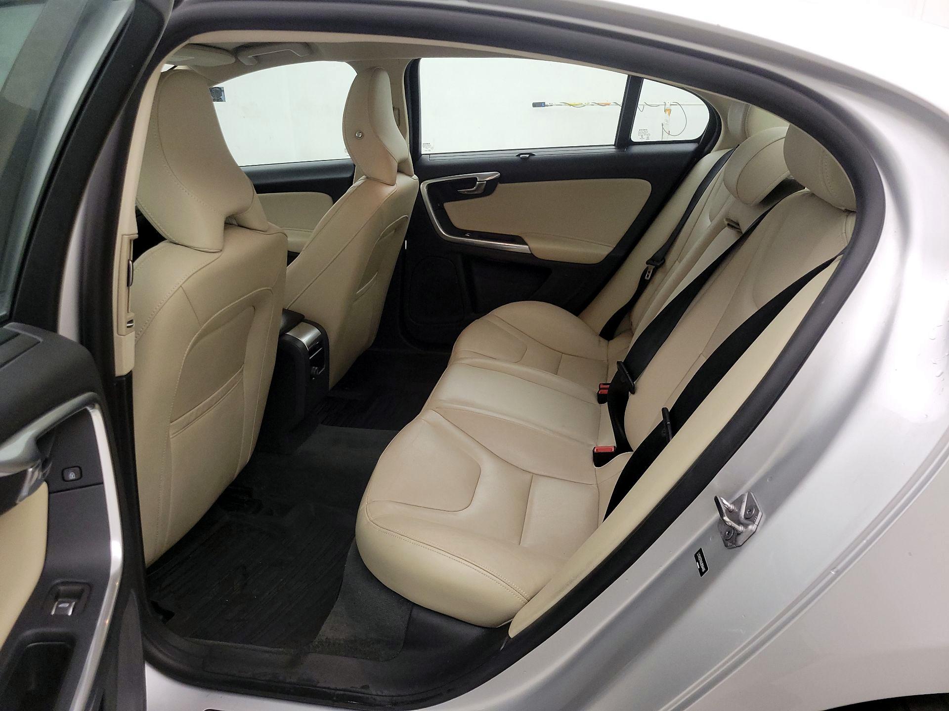 Thumbnail: 2018 Volvo S60 - 19