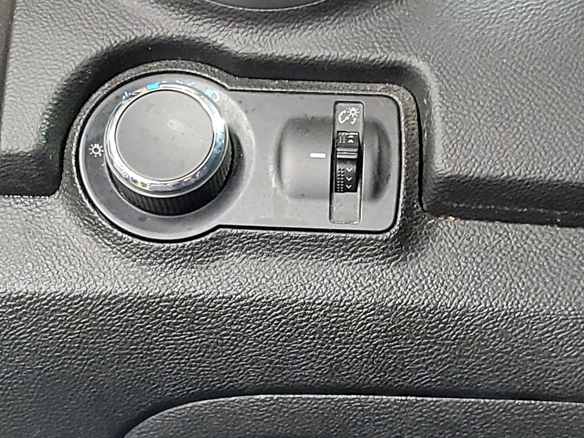 Thumbnail: 2016 Chevrolet Trax - 13