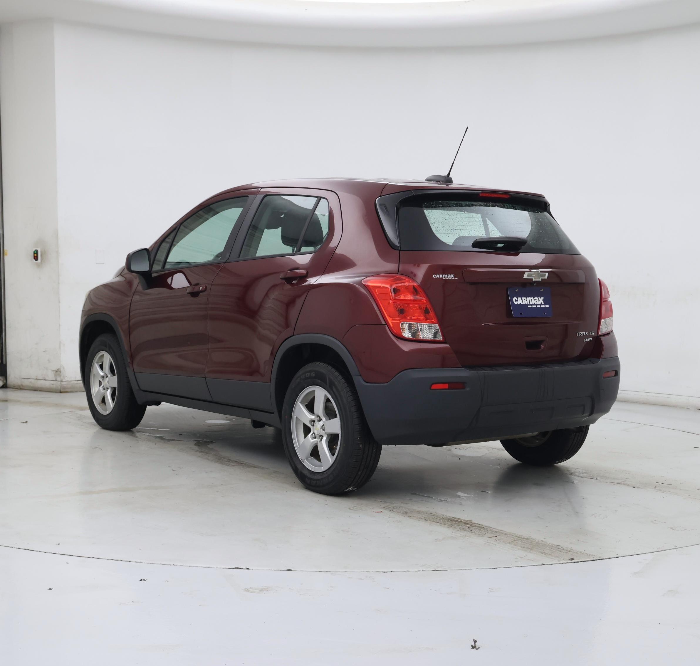 Thumbnail: 2016 Chevrolet Trax - 2