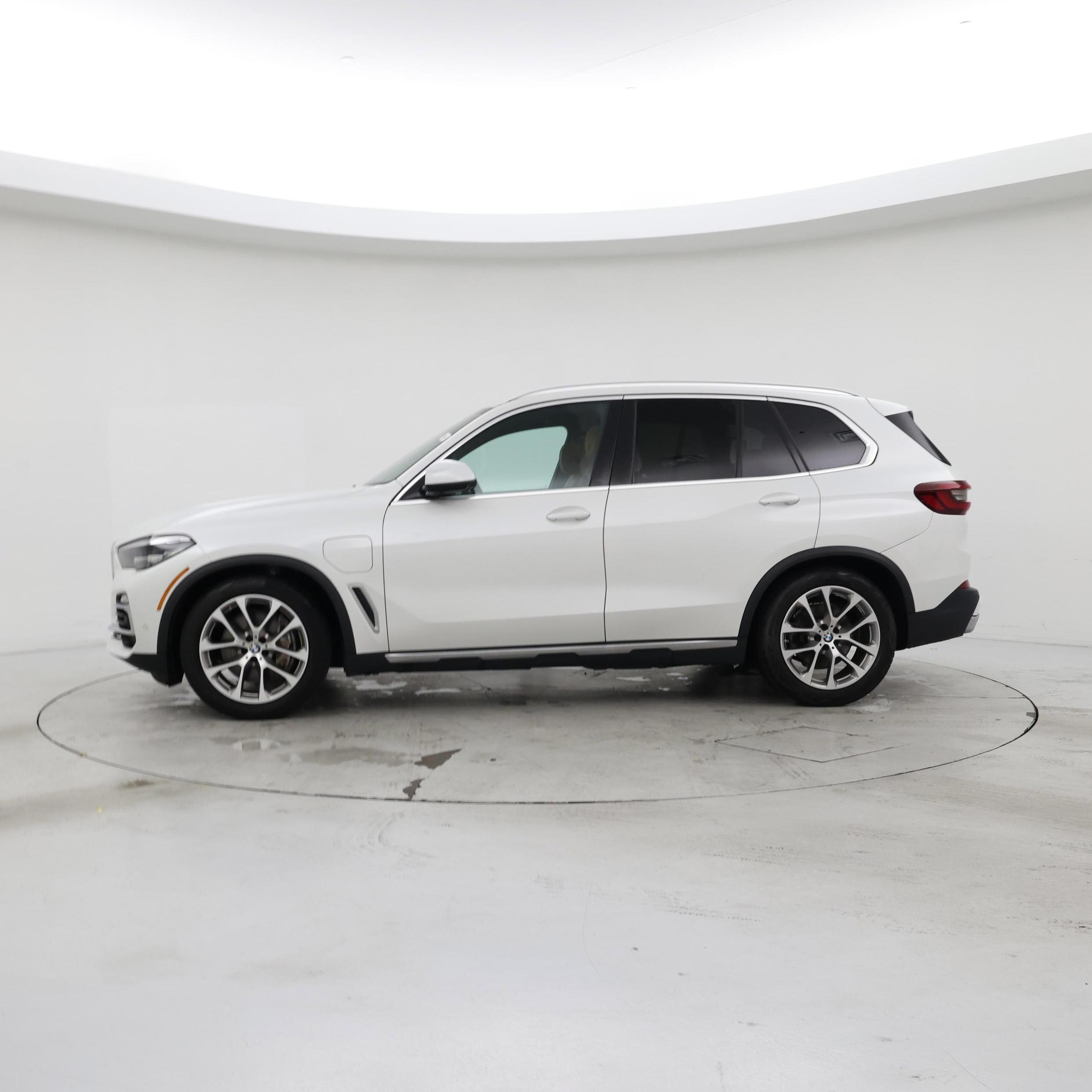 Thumbnail: 2021 BMW X5 - 3
