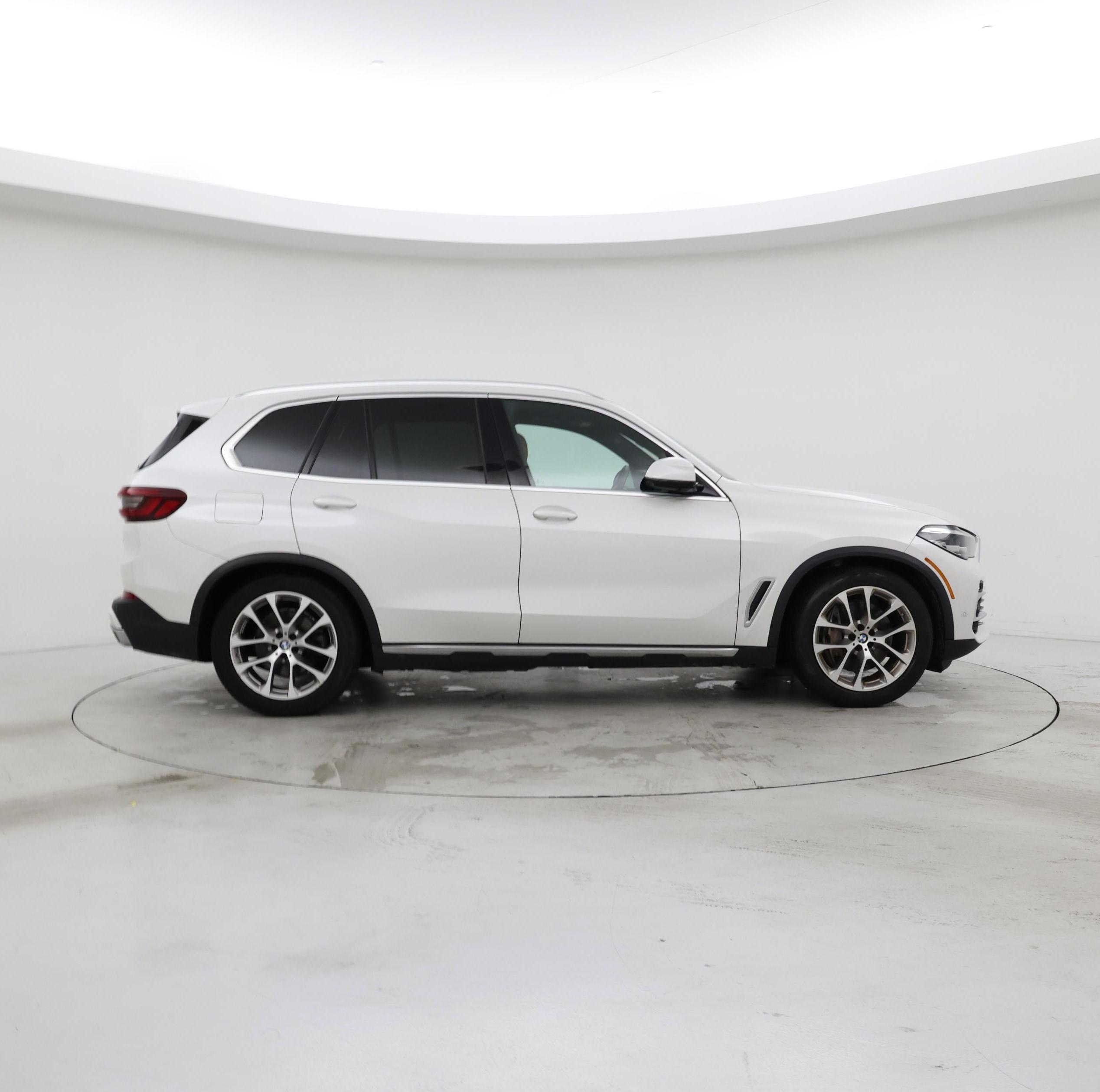 Thumbnail: 2021 BMW X5 - 7