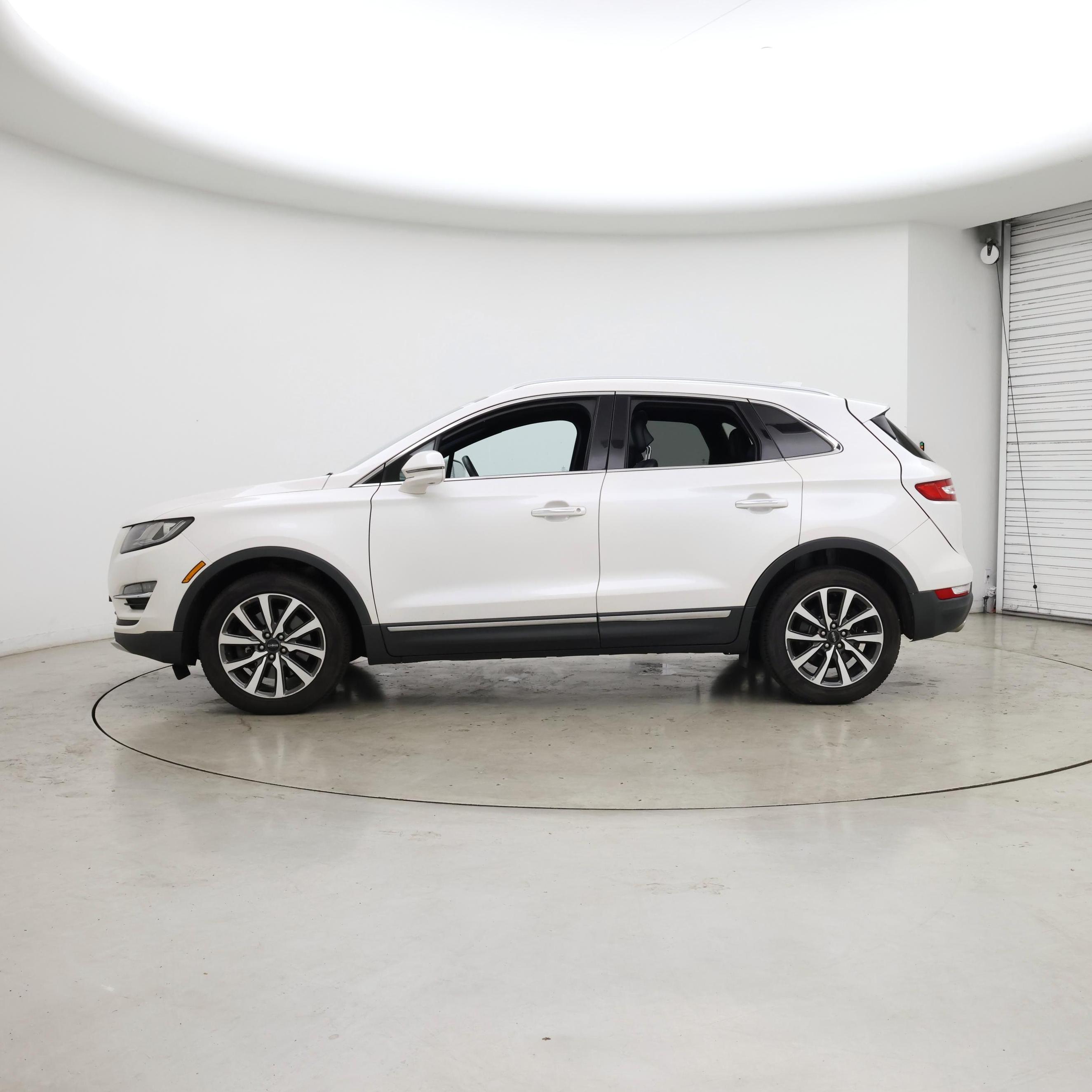 Thumbnail: 2019 Lincoln MKC - 3