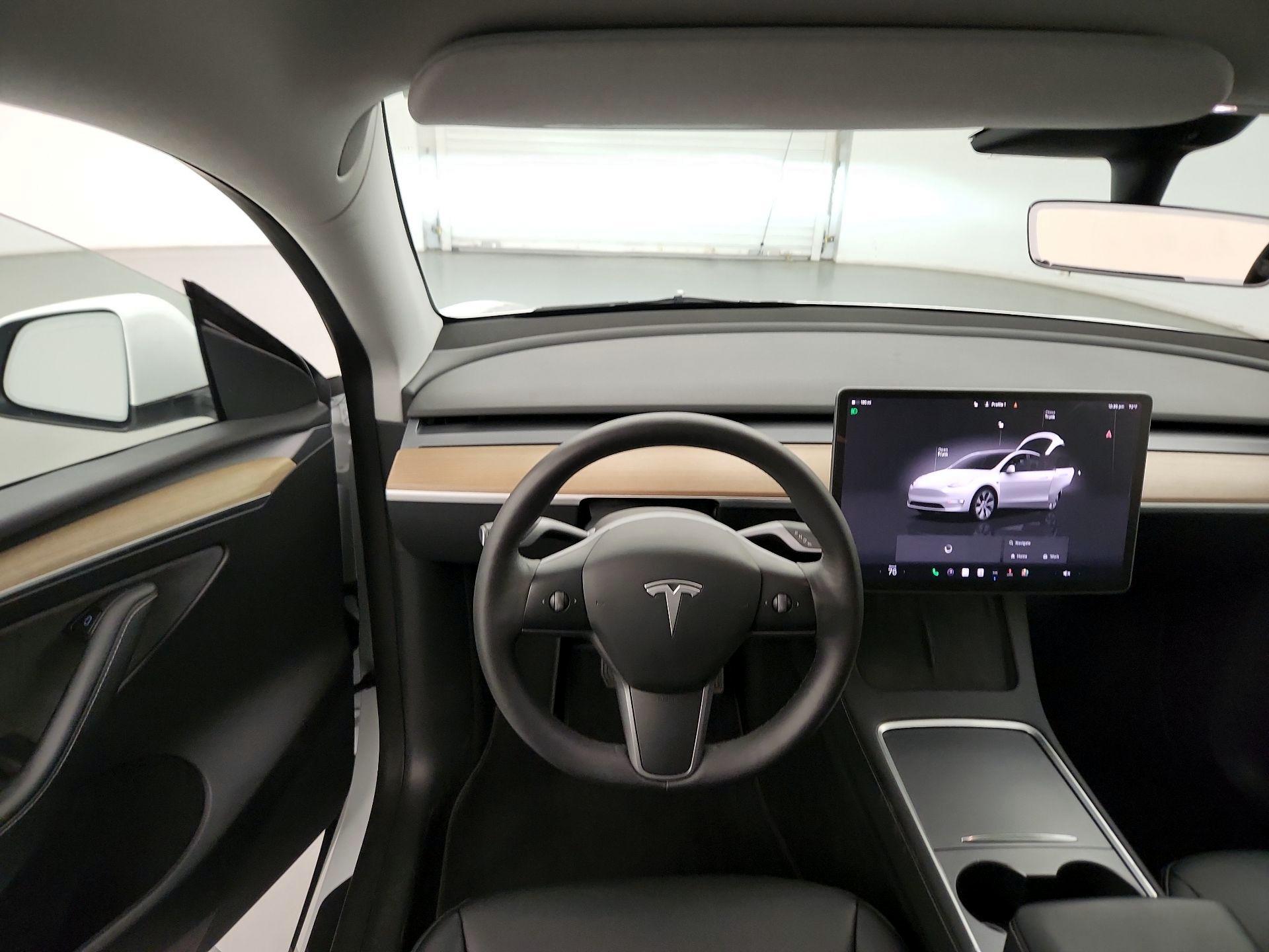Thumbnail: 2023 Tesla Model Y - 10