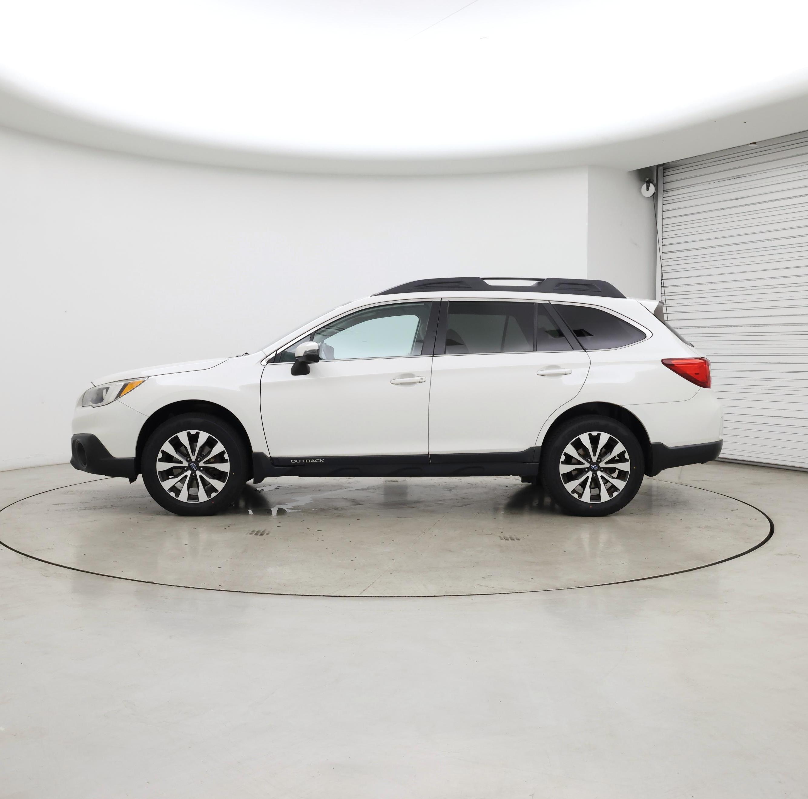 Thumbnail: 2015 Subaru Outback - 3