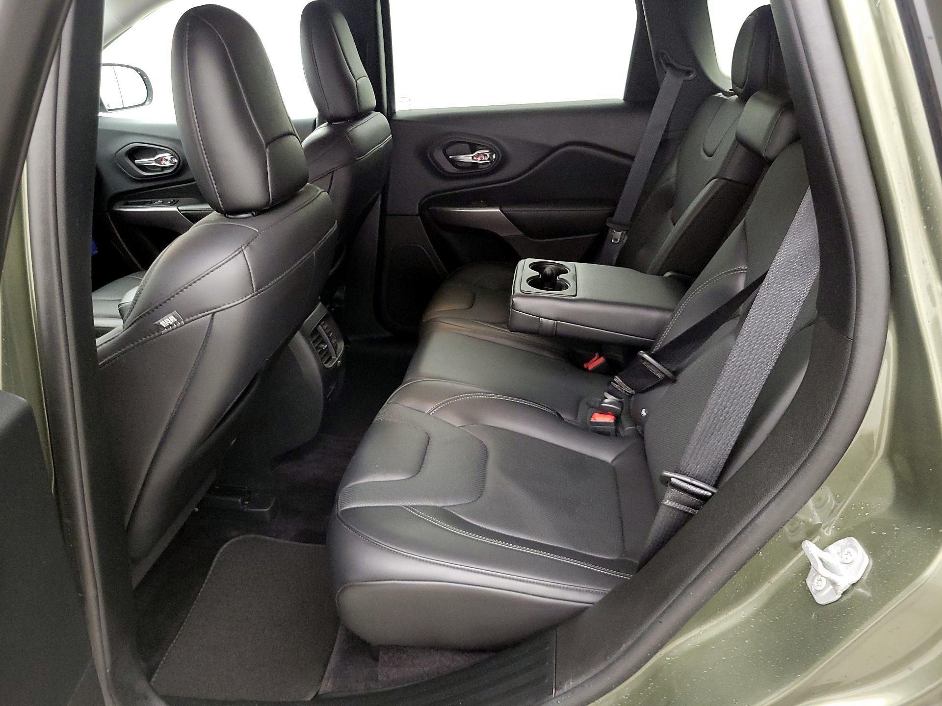 Thumbnail: 2019 Jeep Cherokee - 19