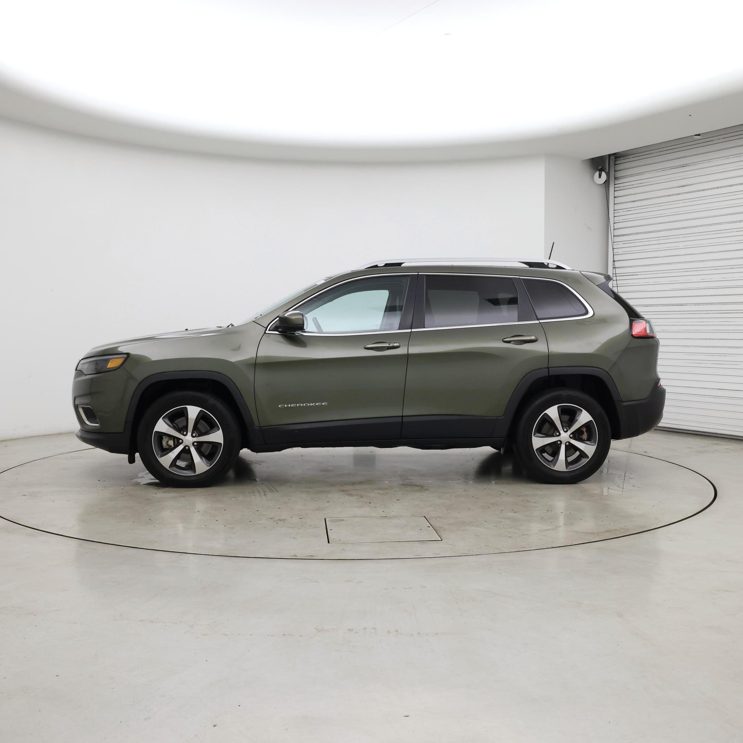 Thumbnail: 2019 Jeep Cherokee - 3