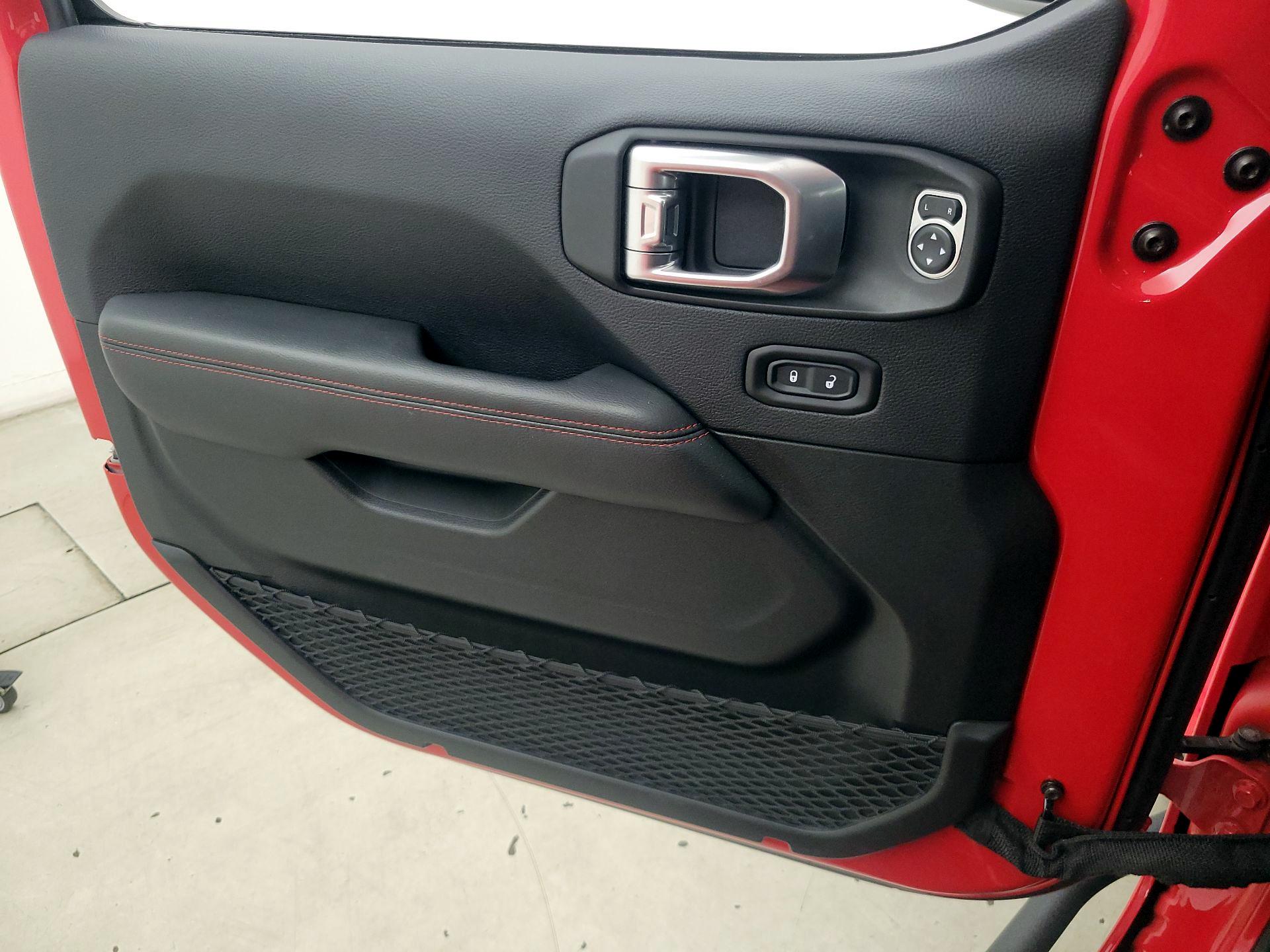 Thumbnail: 2019 Jeep Wrangler - 12