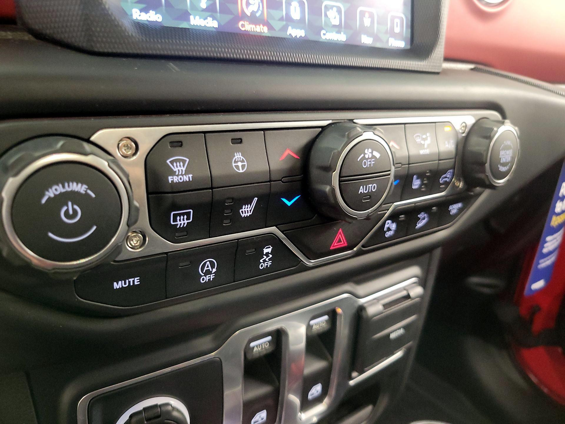 Thumbnail: 2019 Jeep Wrangler - 16