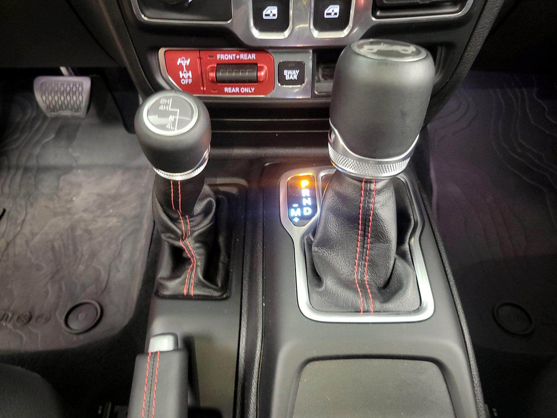 Thumbnail: 2019 Jeep Wrangler - 17