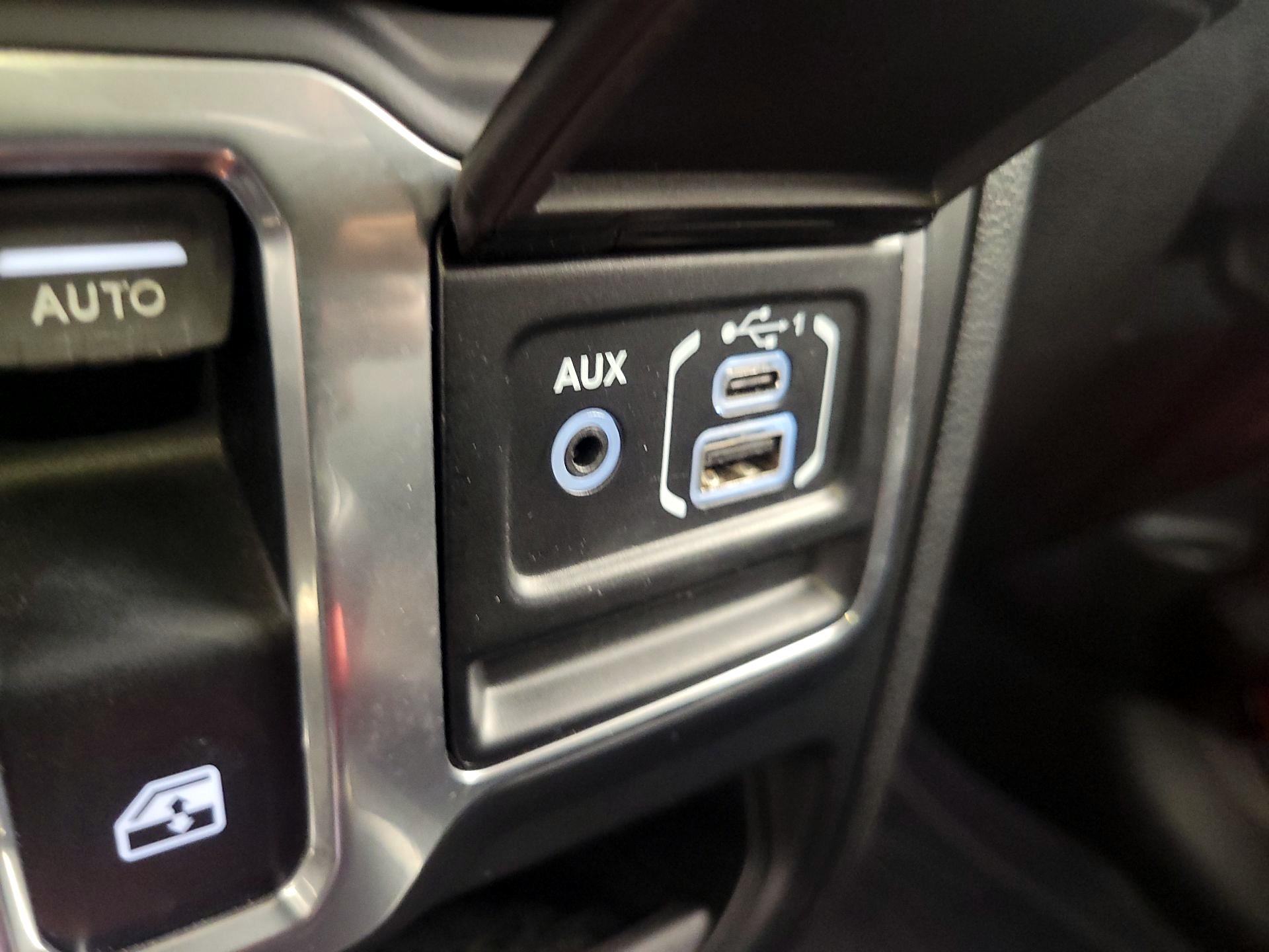 Thumbnail: 2019 Jeep Wrangler - 18