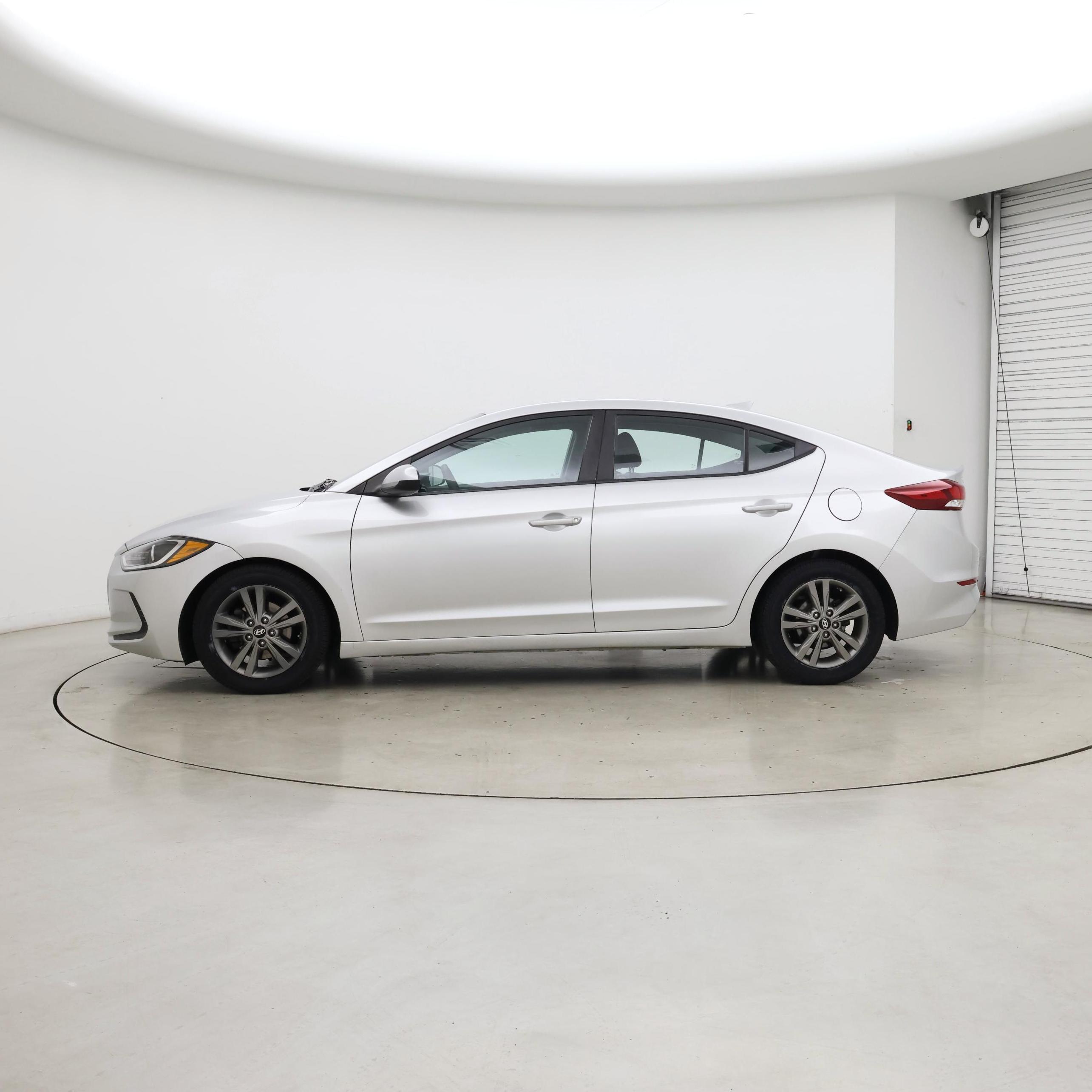 Thumbnail: 2018 Hyundai Elantra - 3