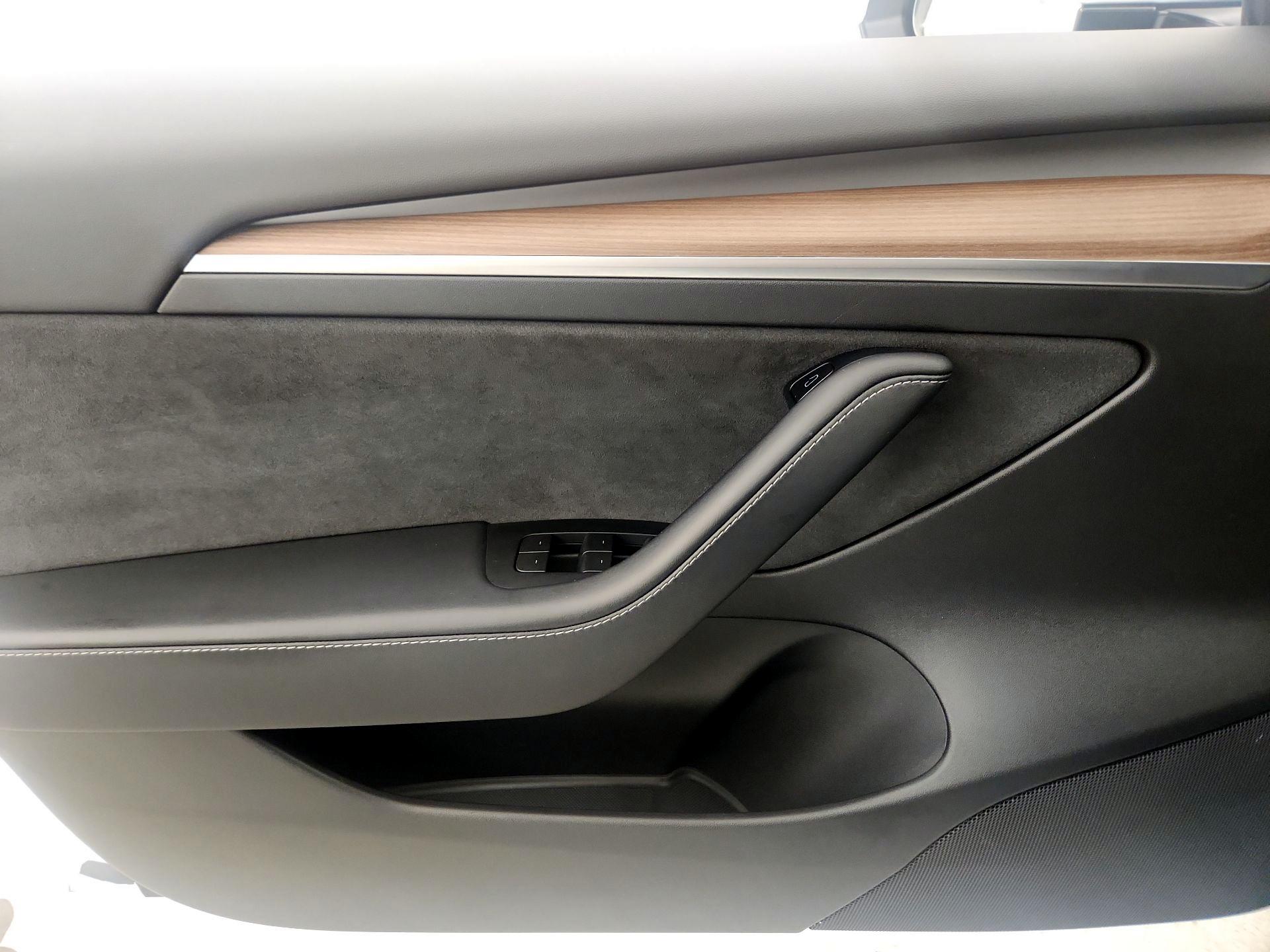 Thumbnail: 2022 Tesla Model 3 - 12