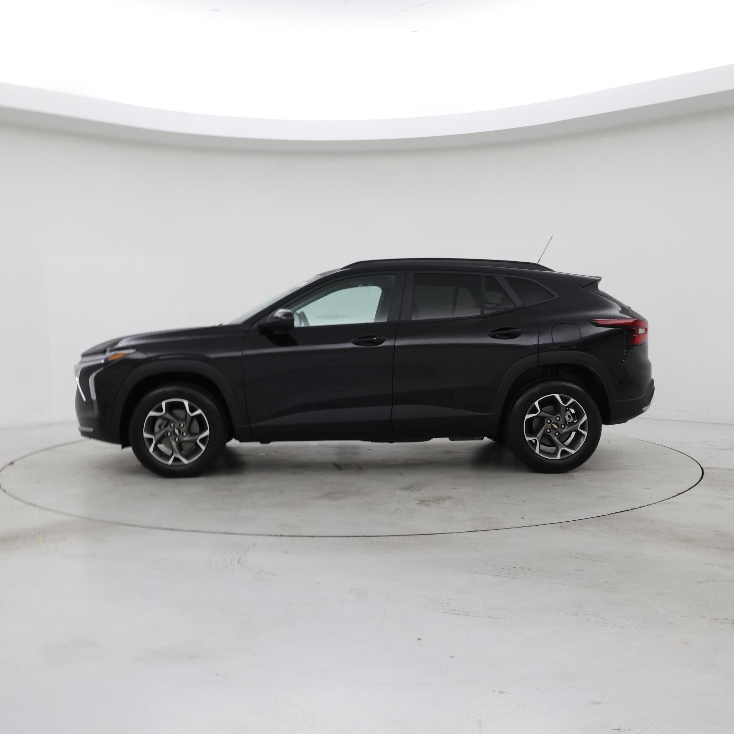 Thumbnail: 2024 Chevrolet Trax - 3
