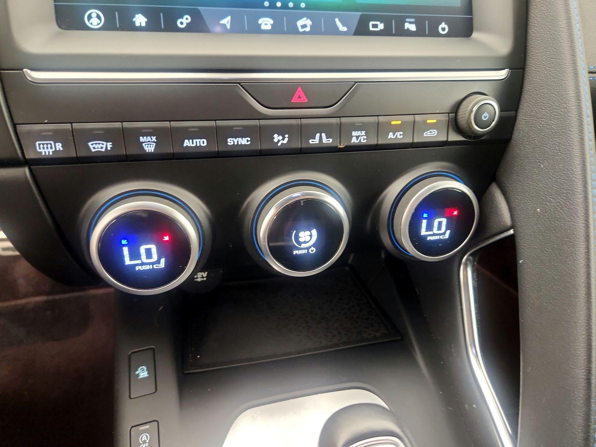 Thumbnail: 2020 Jaguar E-Pace - 17