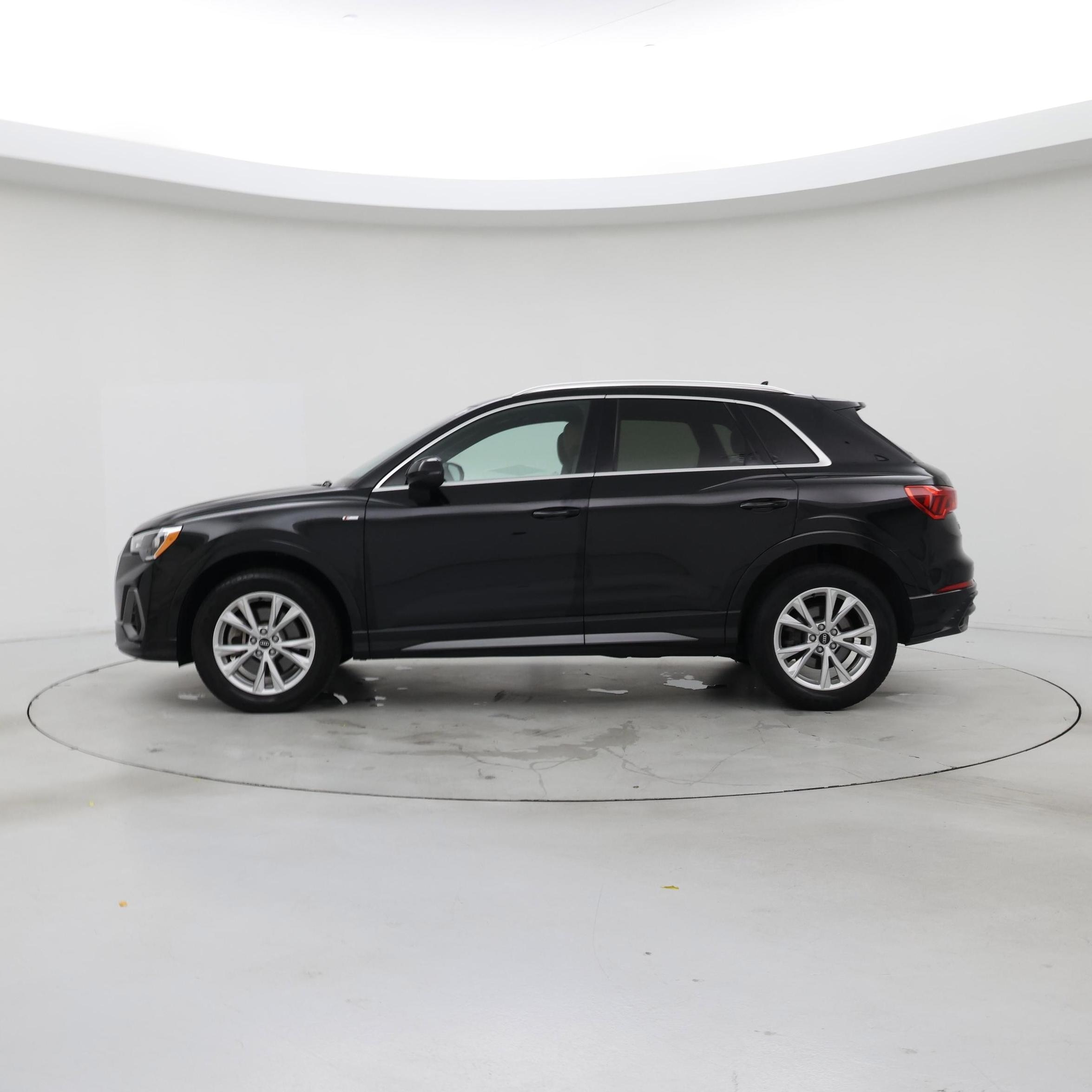 Thumbnail: 2022 Audi Q3 - 3