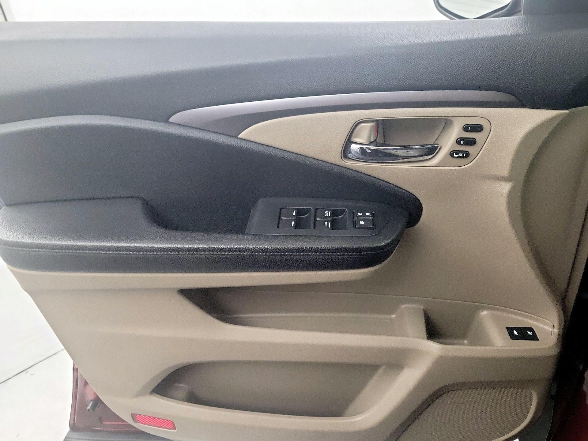 Thumbnail: 2021 Honda Pilot - 12