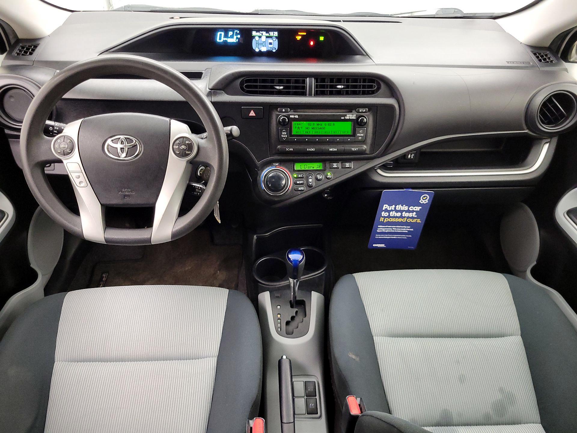 Thumbnail: 2014 Toyota Prius c - 9