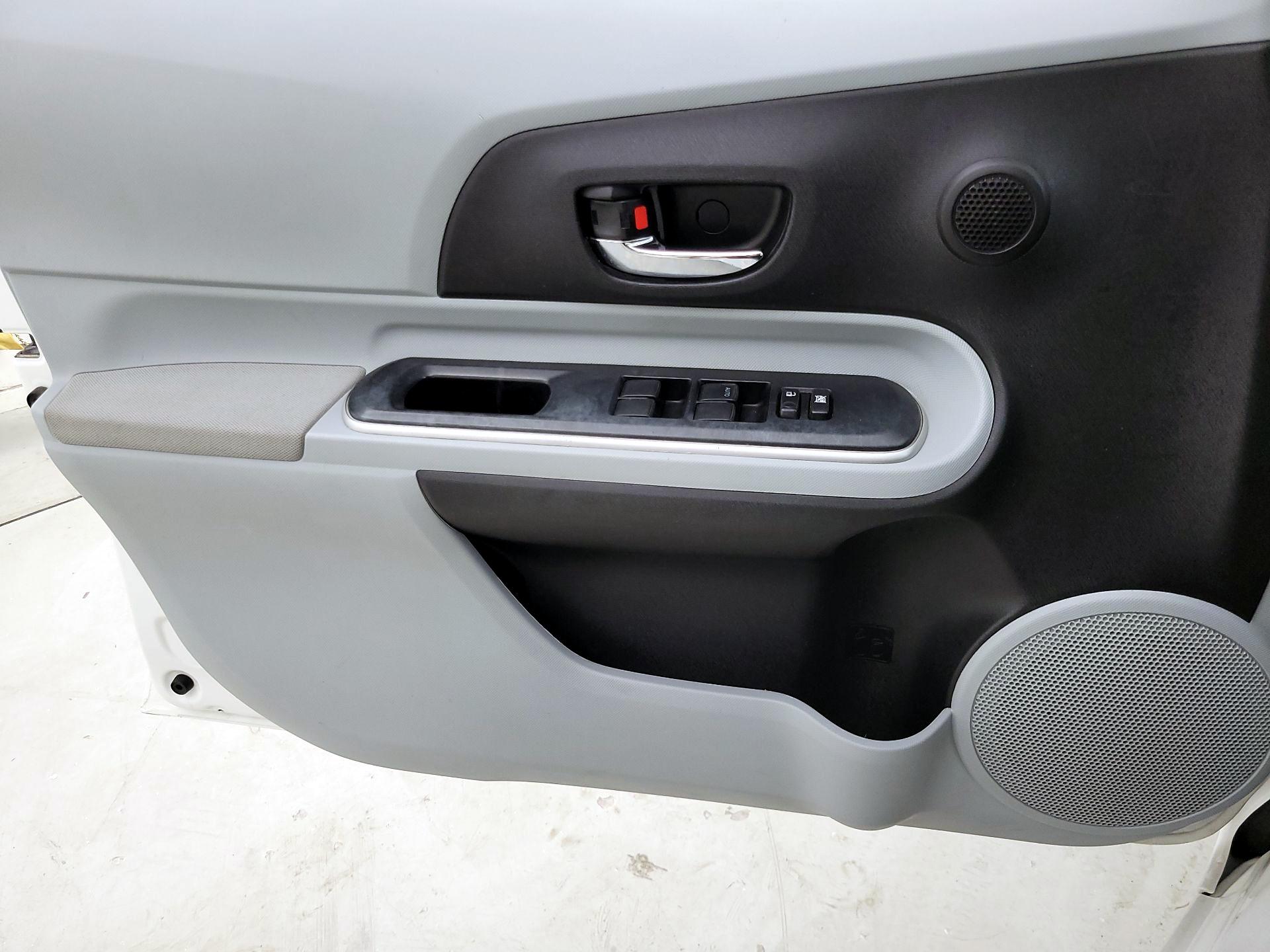 Thumbnail: 2014 Toyota Prius c - 12